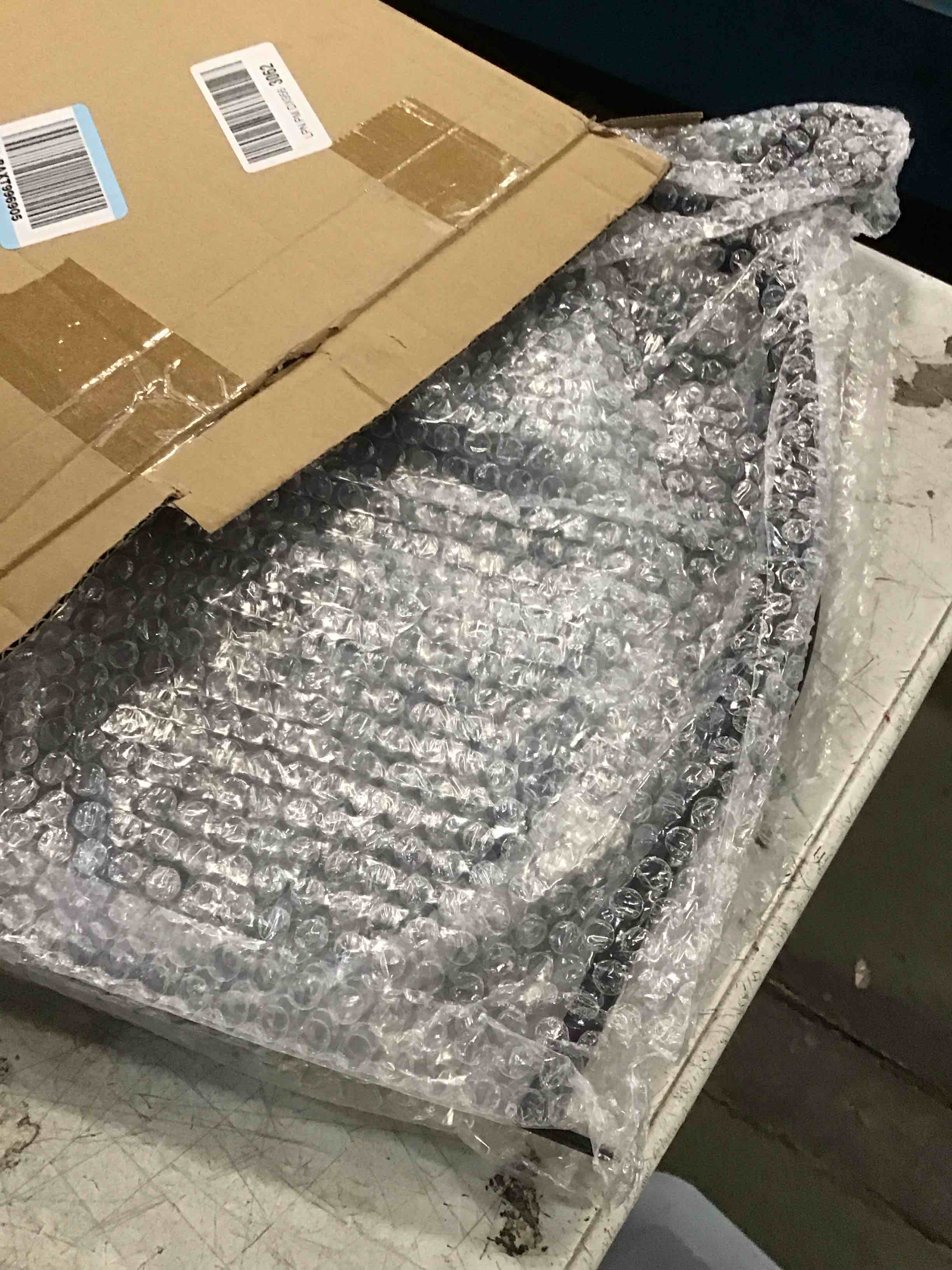 https://s3.amazonaws.com/lotting-images-prod/bidfta/GRA3525754_1750336330425.jpeg