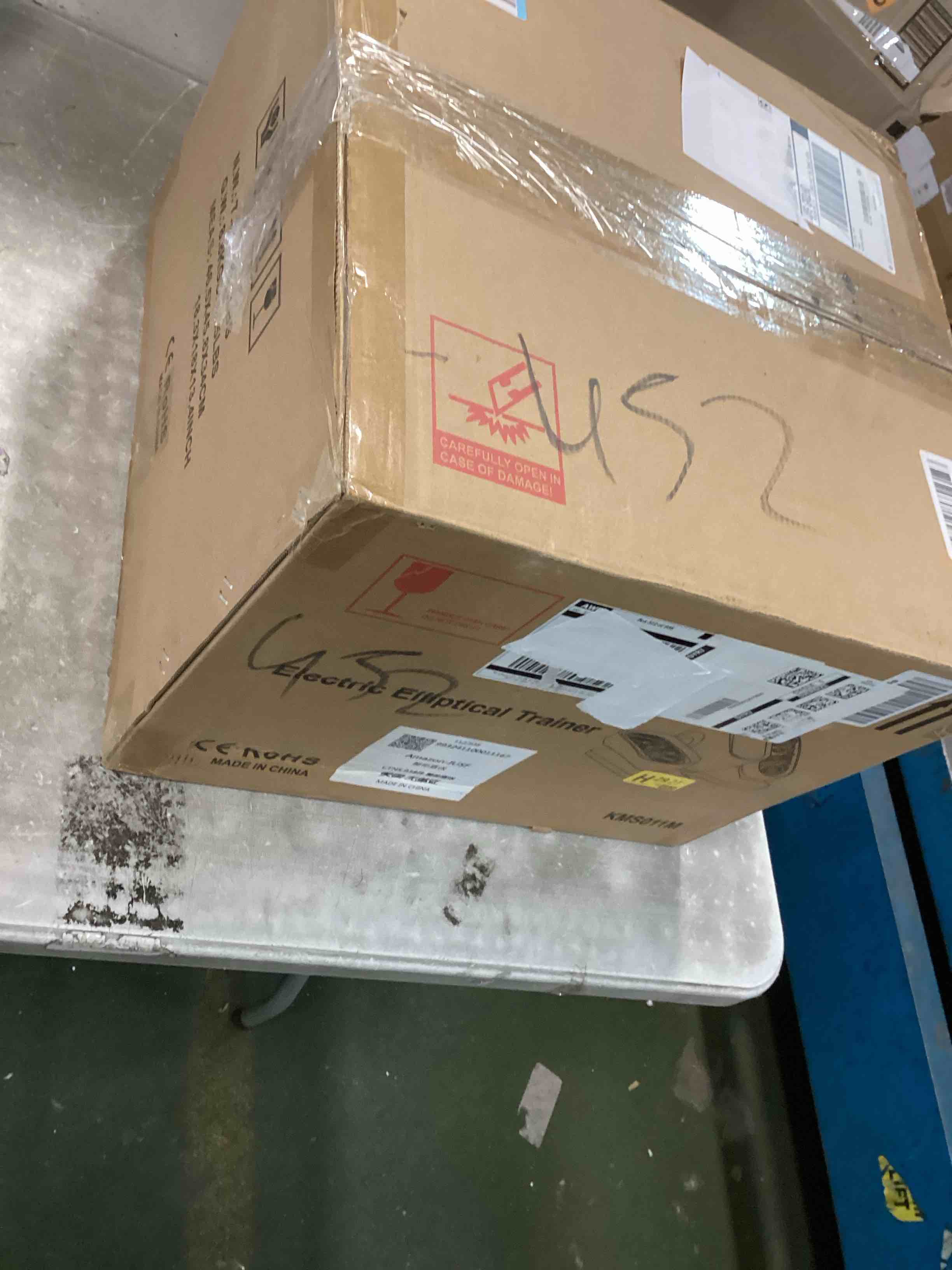 https://s3.amazonaws.com/lotting-images-prod/bidfta/GRA3526559_1746450391582.jpeg