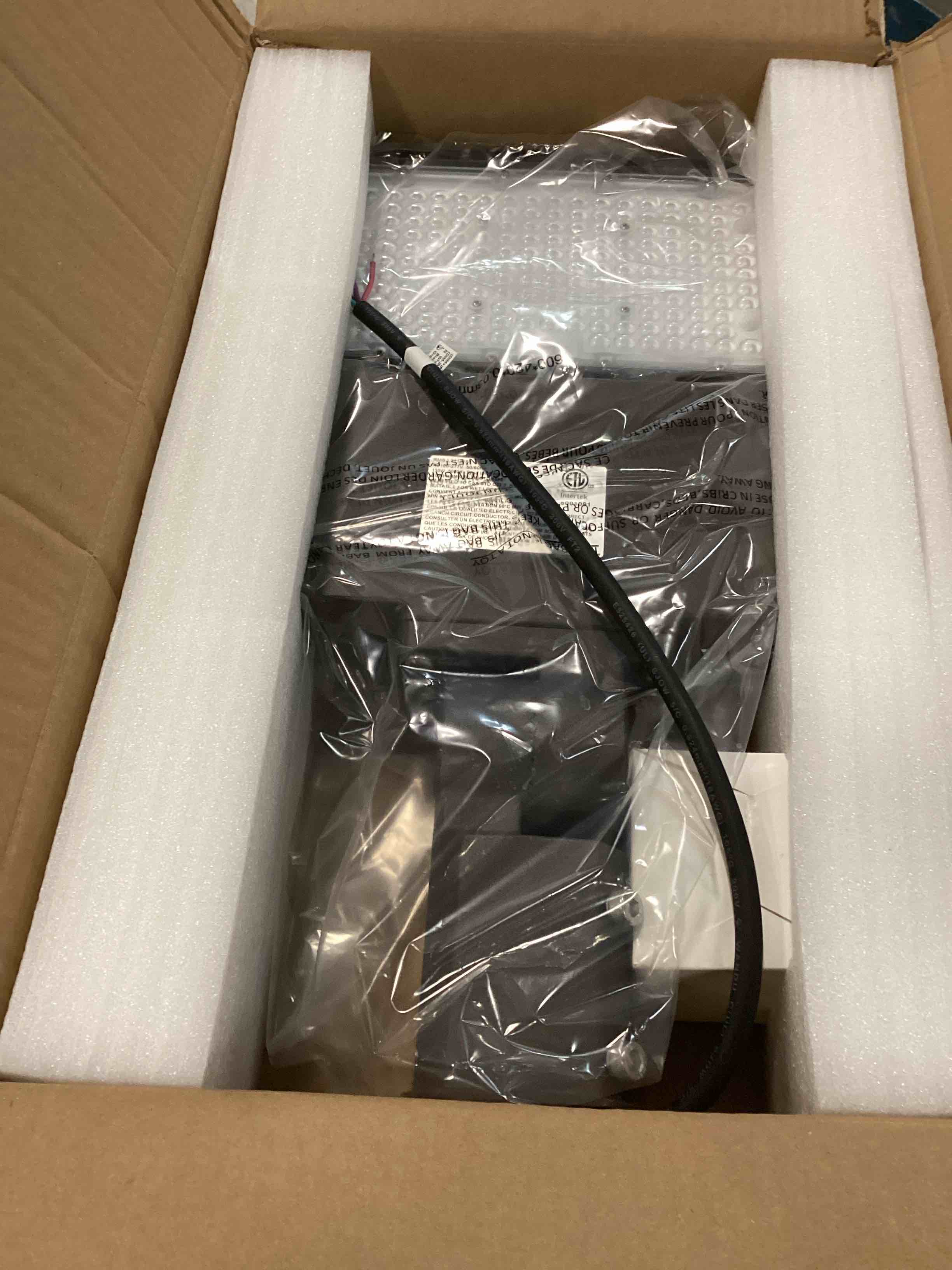 https://s3.amazonaws.com/lotting-images-prod/bidfta/GRA3526662_1746466214373.jpeg