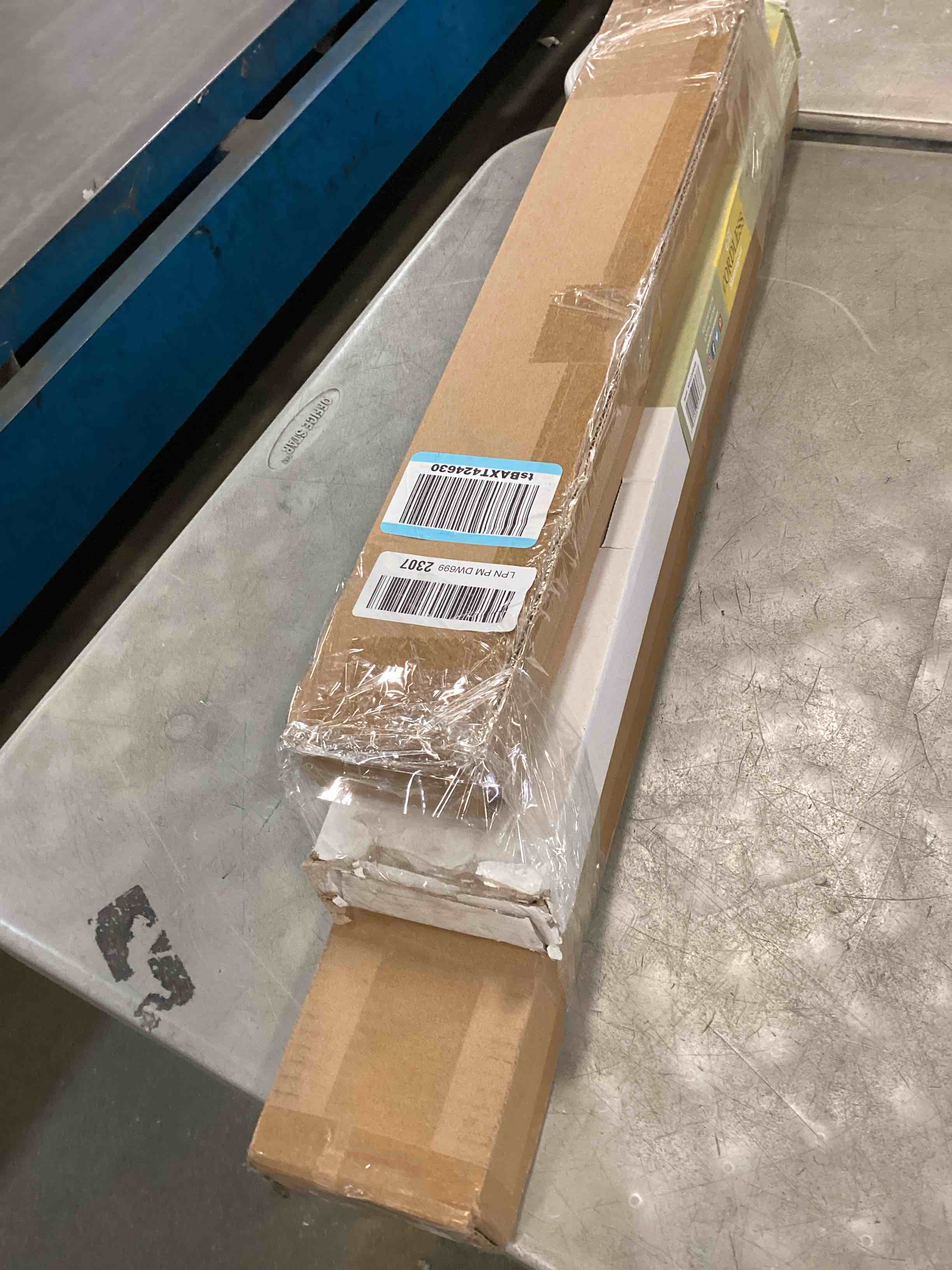 https://s3.amazonaws.com/lotting-images-prod/bidfta/GRA3526982_1746641420628.jpeg