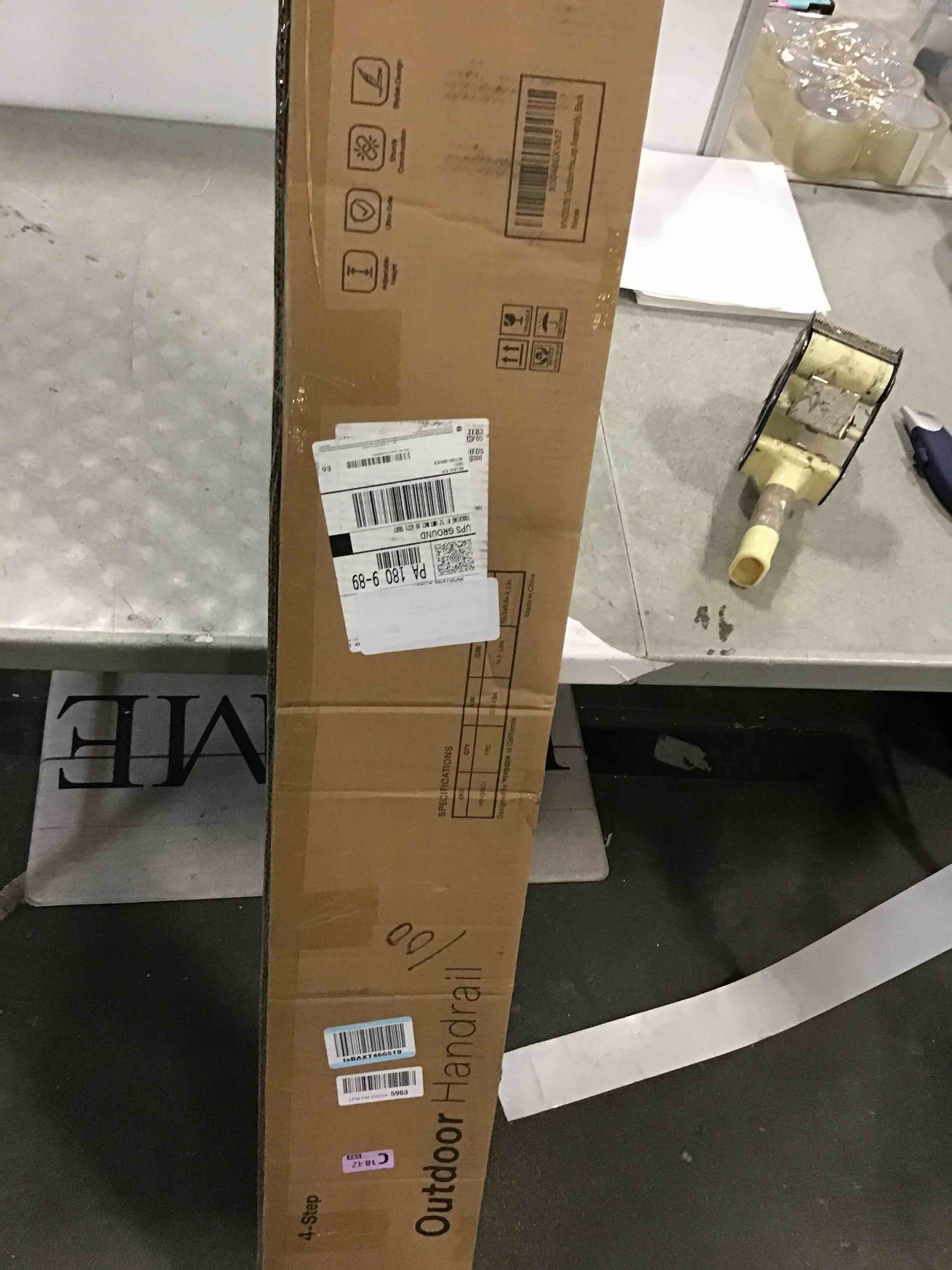 https://s3.amazonaws.com/lotting-images-prod/bidfta/GRA3527817_1747745257700.jpeg