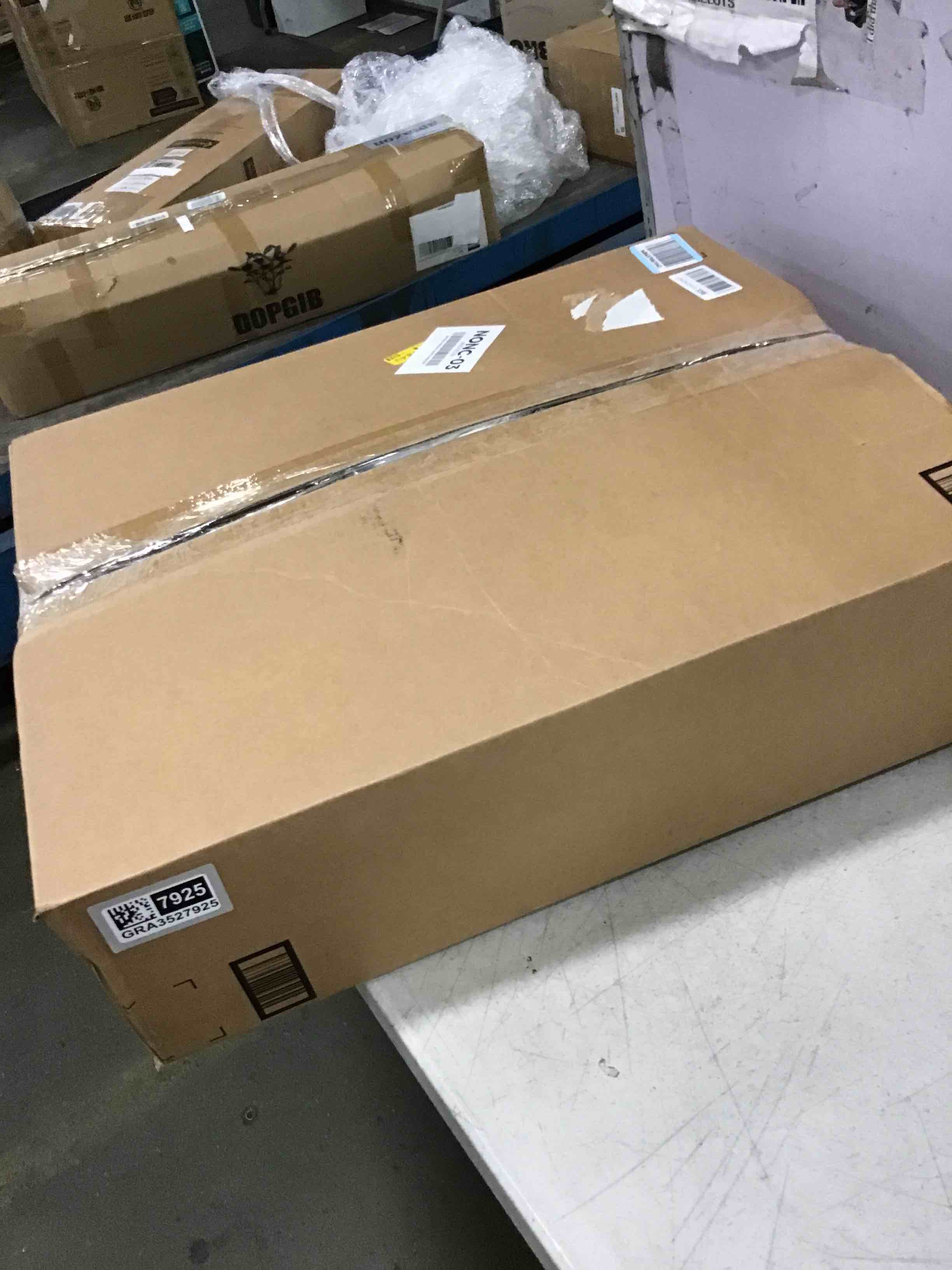 https://s3.amazonaws.com/lotting-images-prod/bidfta/GRA3527925_1747834031819.jpeg