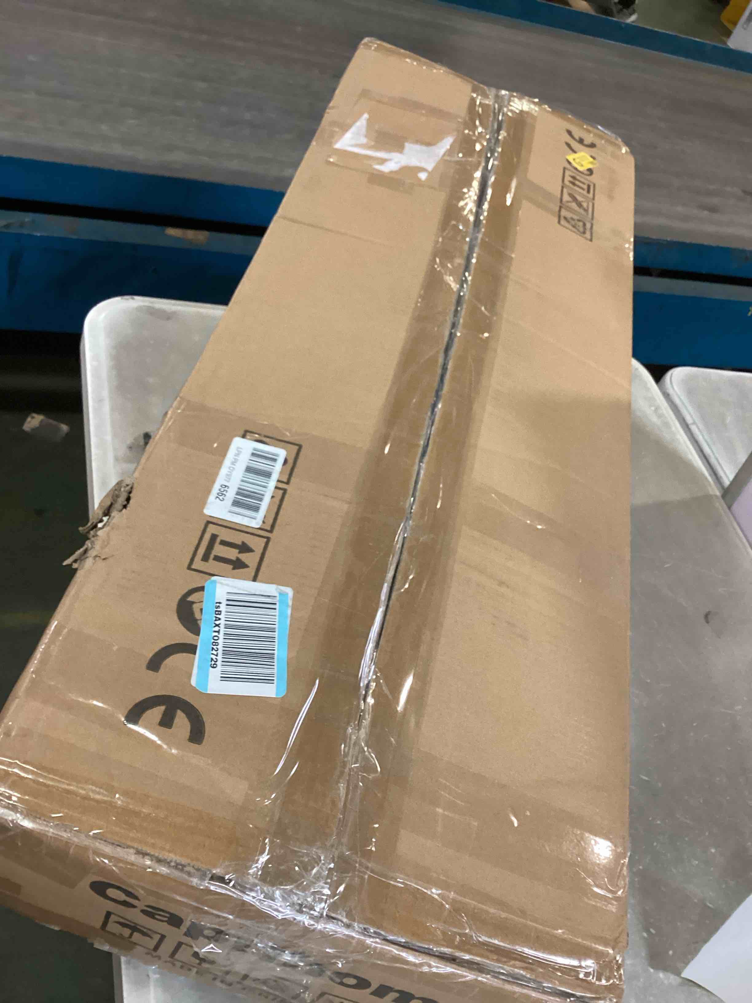 https://s3.amazonaws.com/lotting-images-prod/bidfta/GRA3528885_1749756659543.jpeg