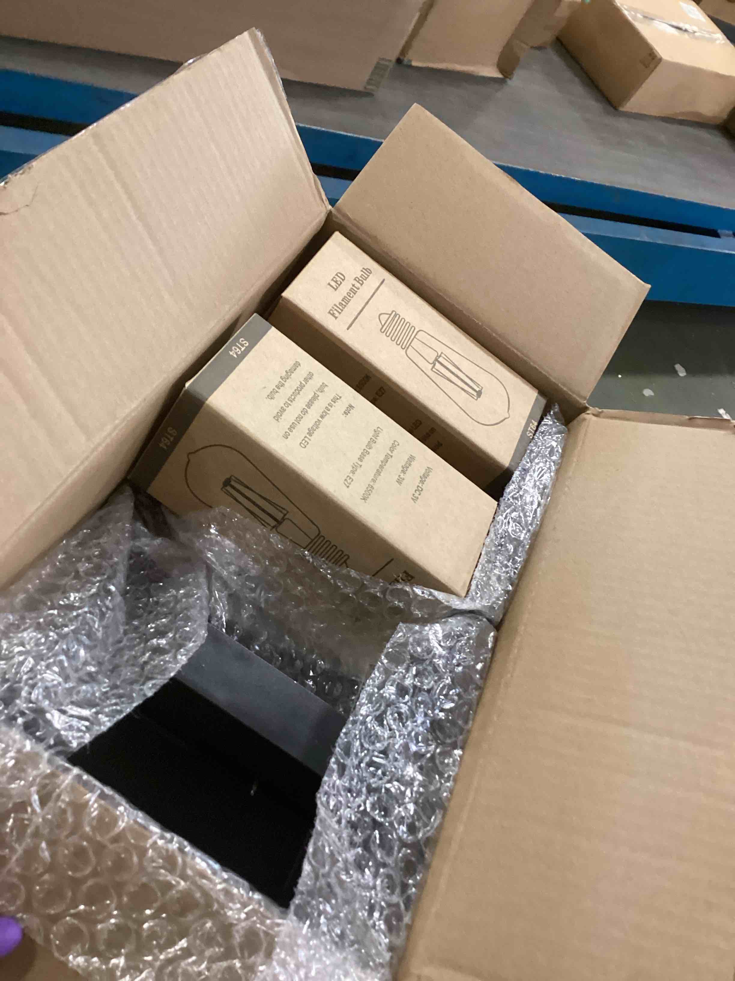 https://s3.amazonaws.com/lotting-images-prod/bidfta/GRA3529038_1748958664744.jpeg