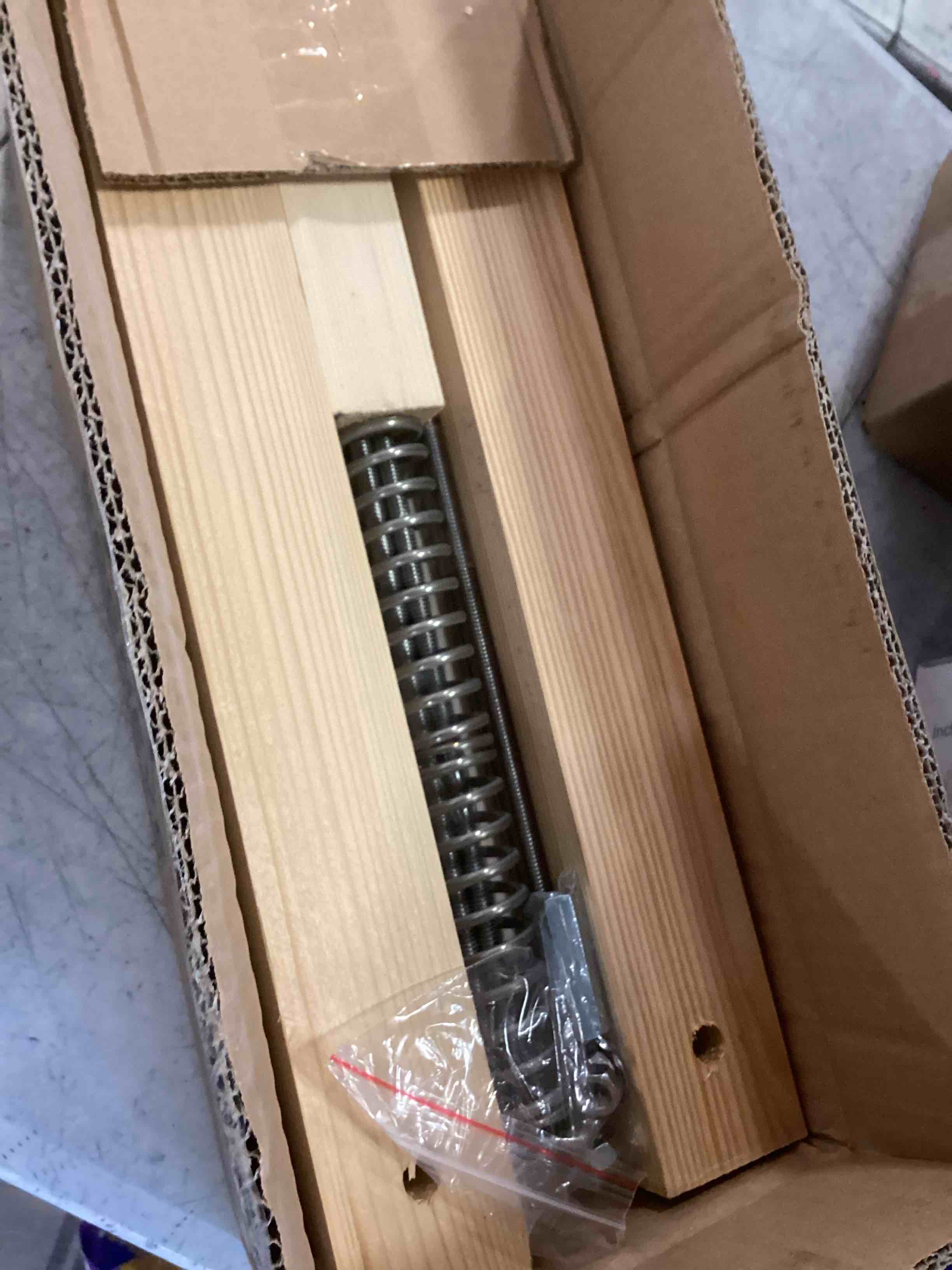 https://s3.amazonaws.com/lotting-images-prod/bidfta/GRA3529804_1749153834905.jpeg