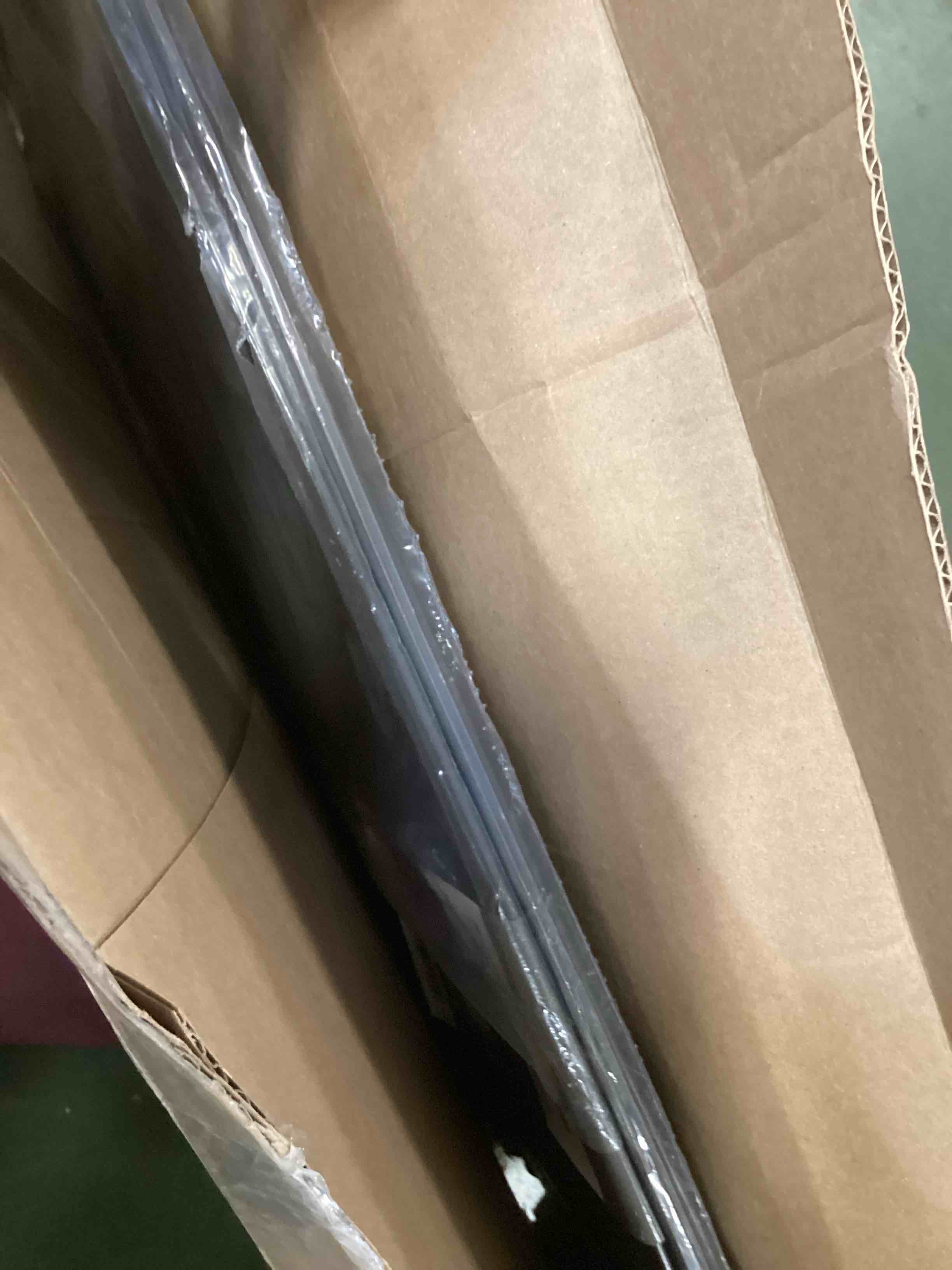 https://s3.amazonaws.com/lotting-images-prod/bidfta/GRA3530152_1749473638153.jpeg