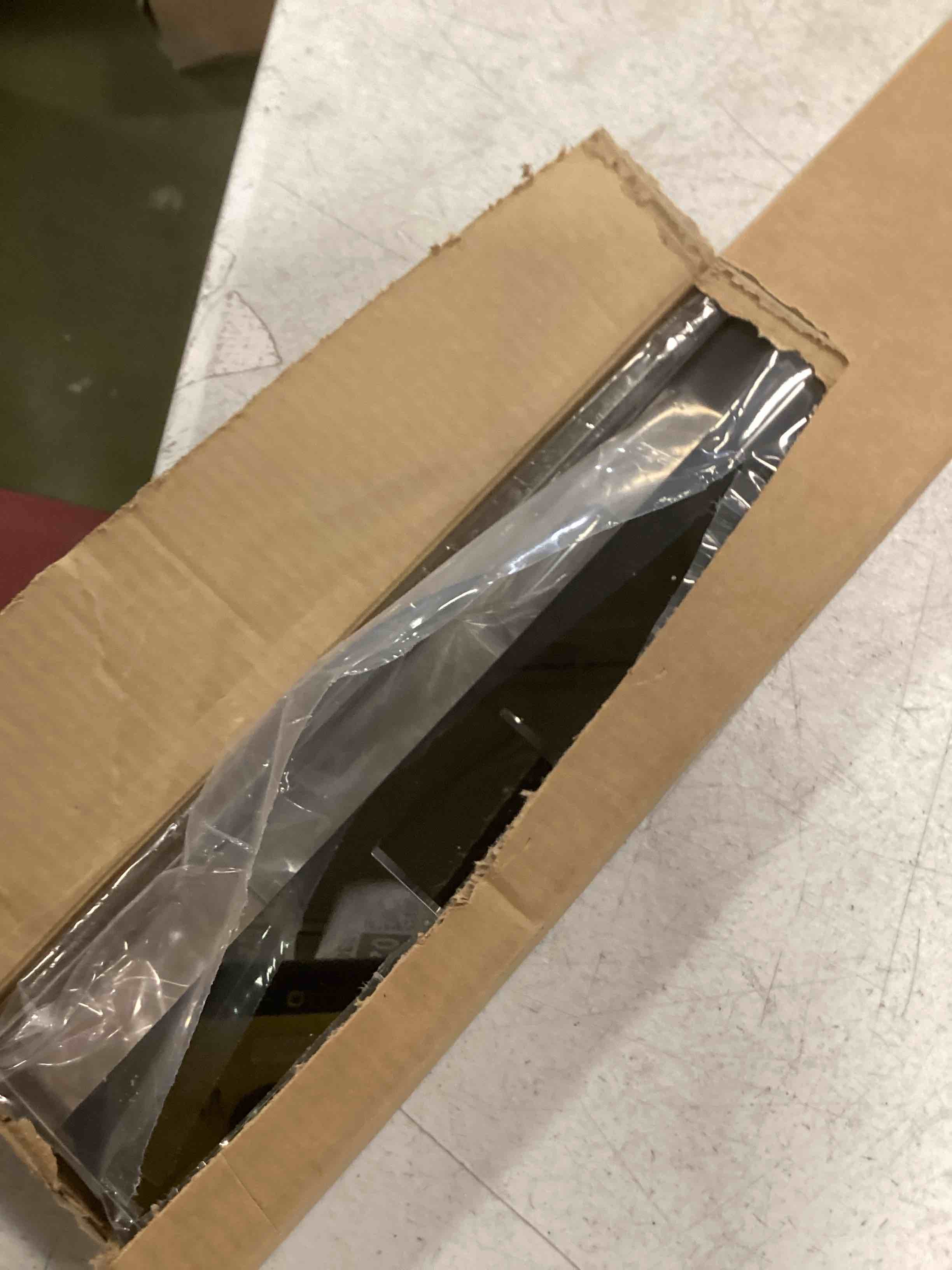 https://s3.amazonaws.com/lotting-images-prod/bidfta/GRA3530253_1749491802957.jpeg