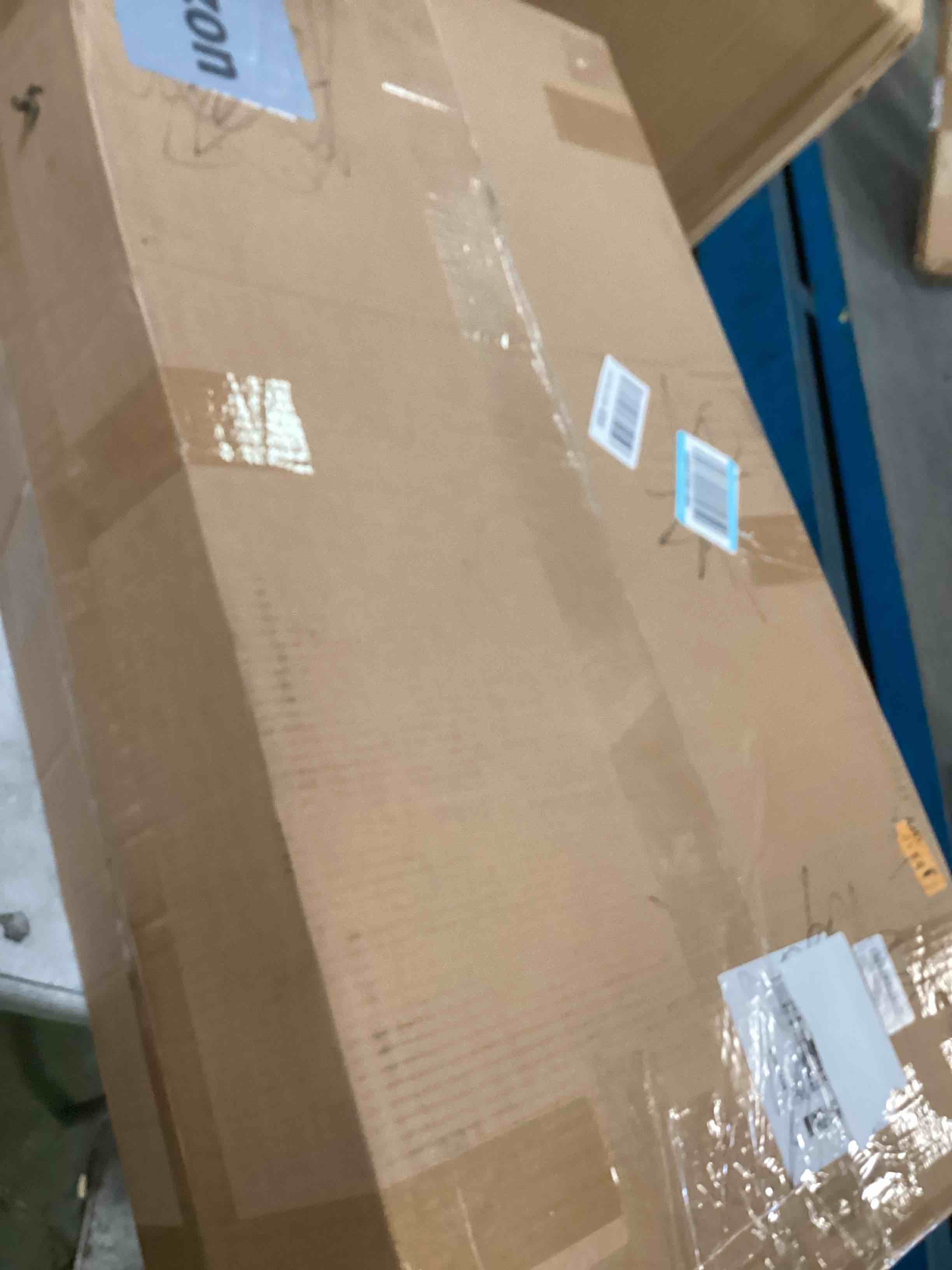 https://s3.amazonaws.com/lotting-images-prod/bidfta/GRA3530471_1749580046116.jpeg