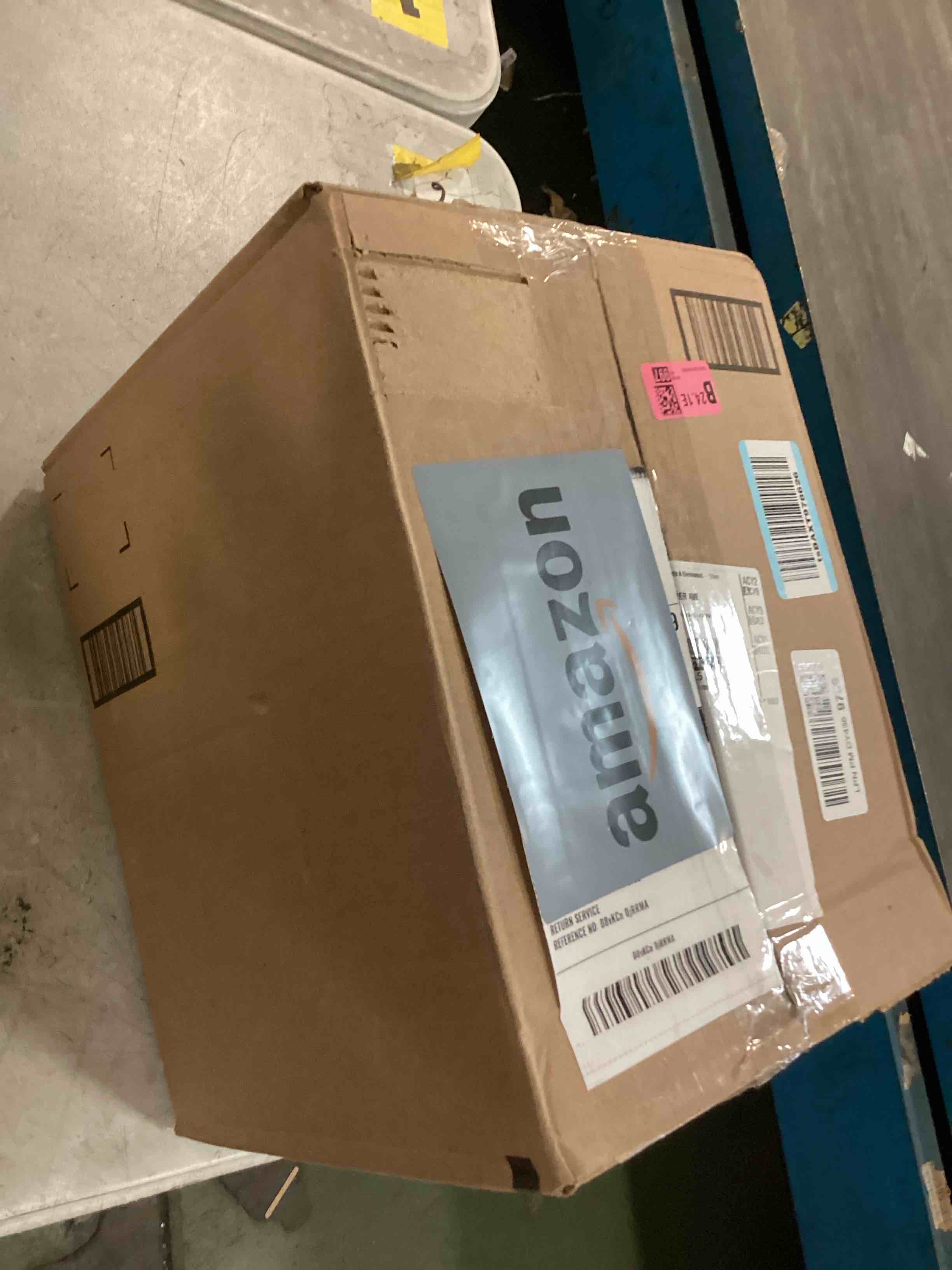 https://s3.amazonaws.com/lotting-images-prod/bidfta/GRA3531229_1749909818987.jpeg