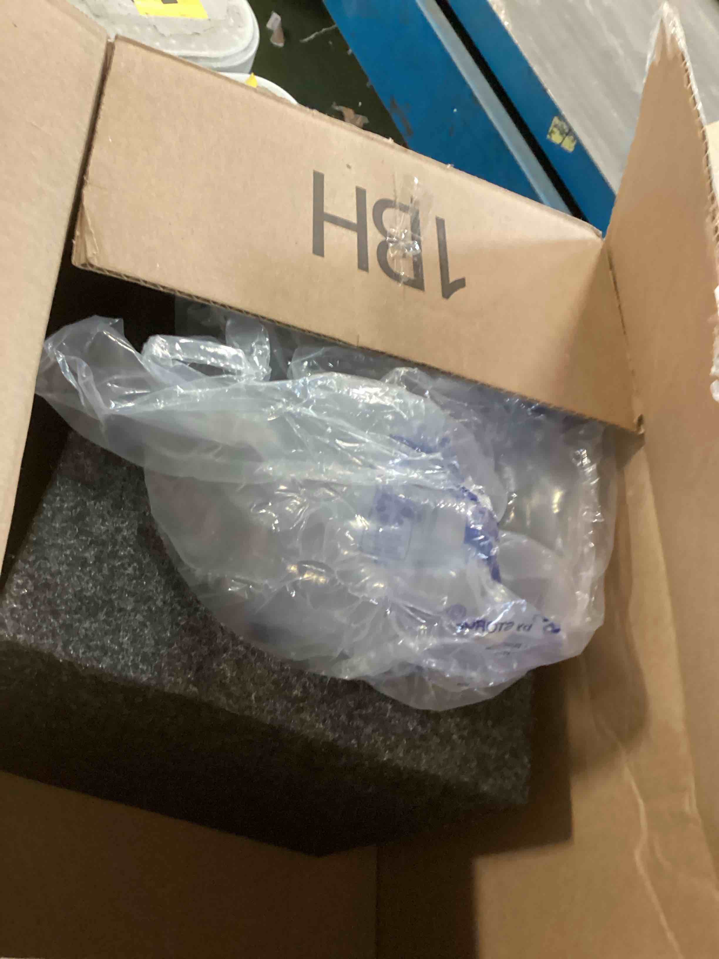 https://s3.amazonaws.com/lotting-images-prod/bidfta/GRA3531229_1749909838654.jpeg