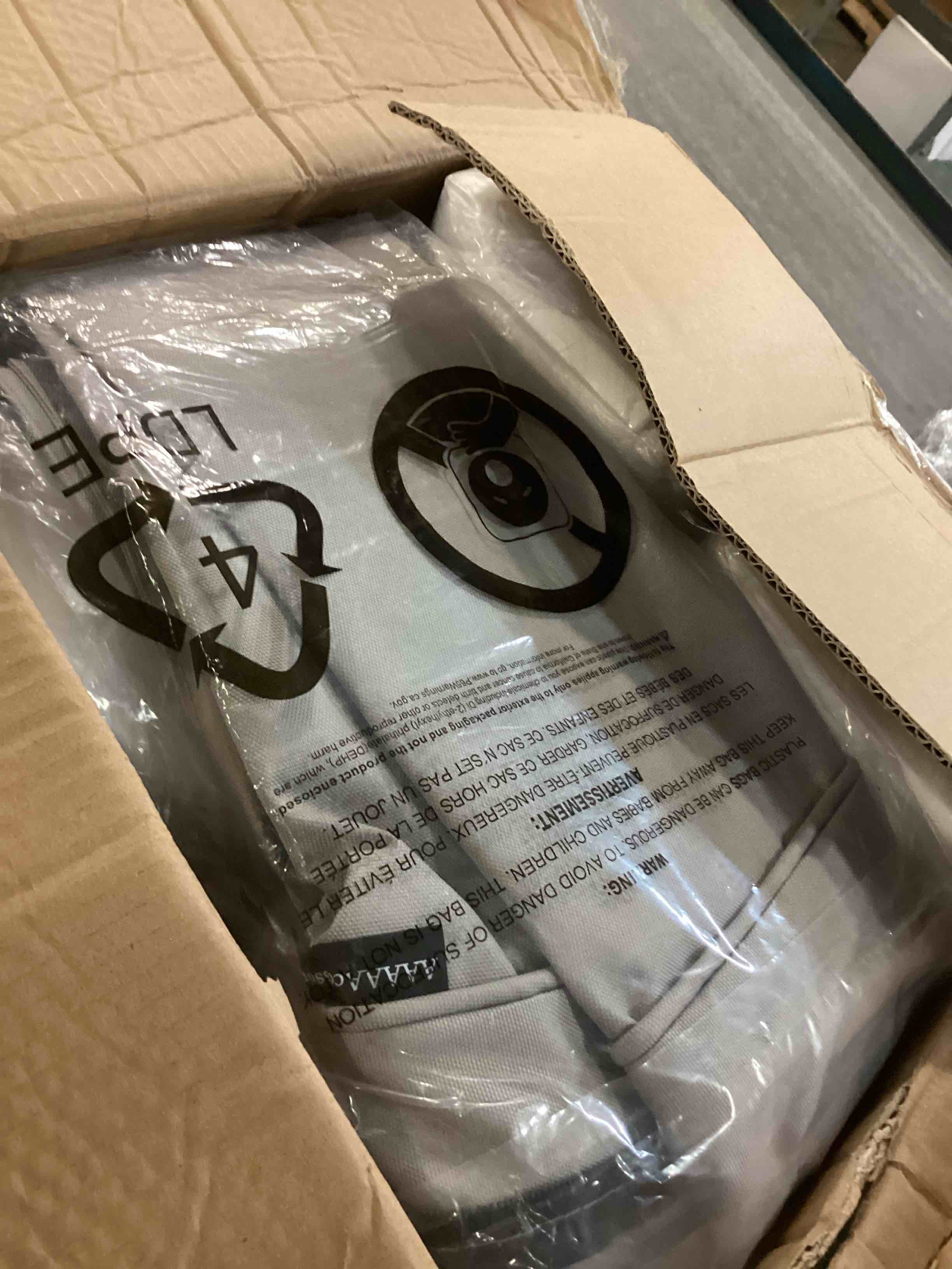 https://s3.amazonaws.com/lotting-images-prod/bidfta/GRA3531277_1749903057108.jpeg