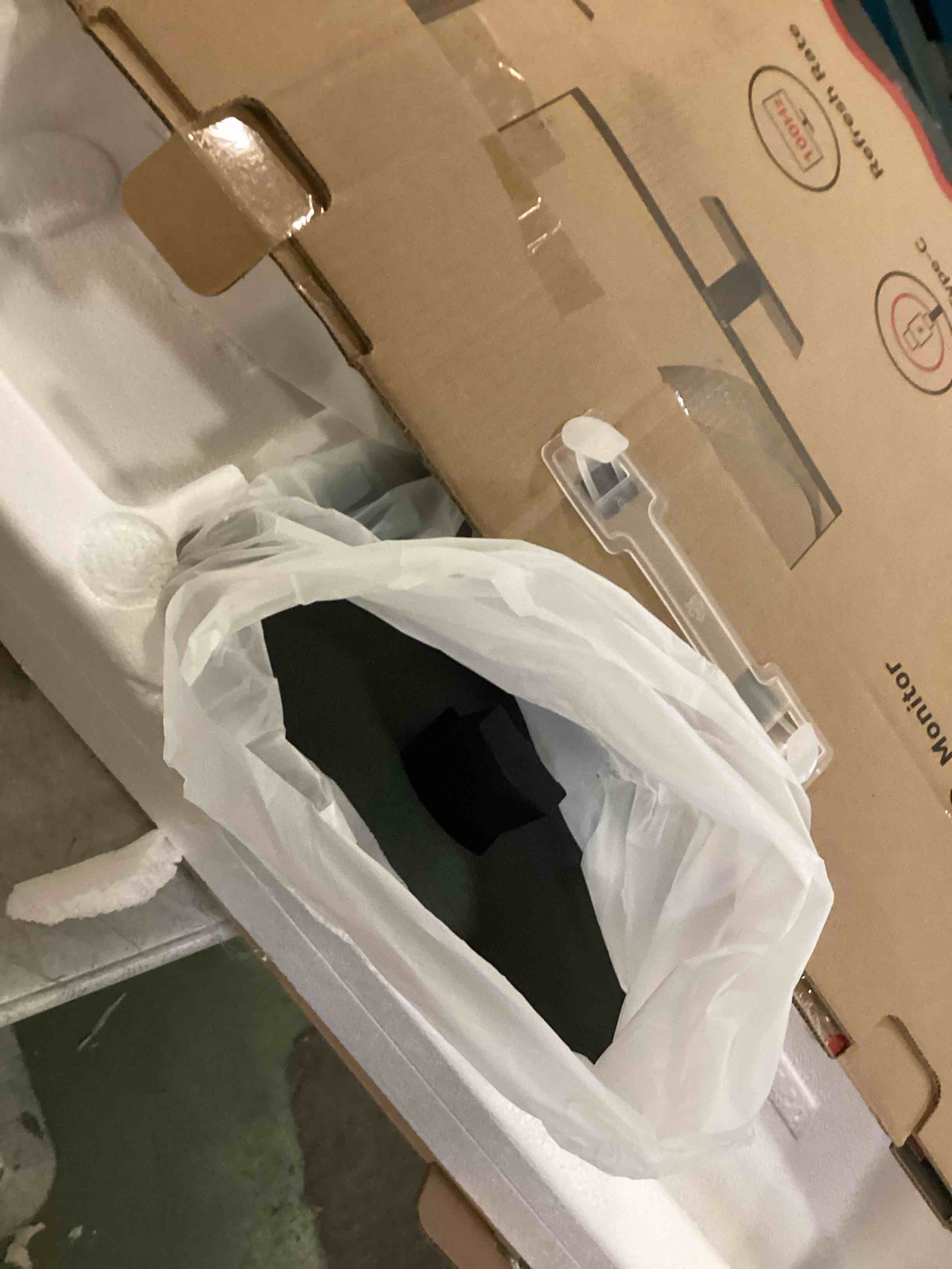 https://s3.amazonaws.com/lotting-images-prod/bidfta/GRA3531394_1749914707140.jpeg