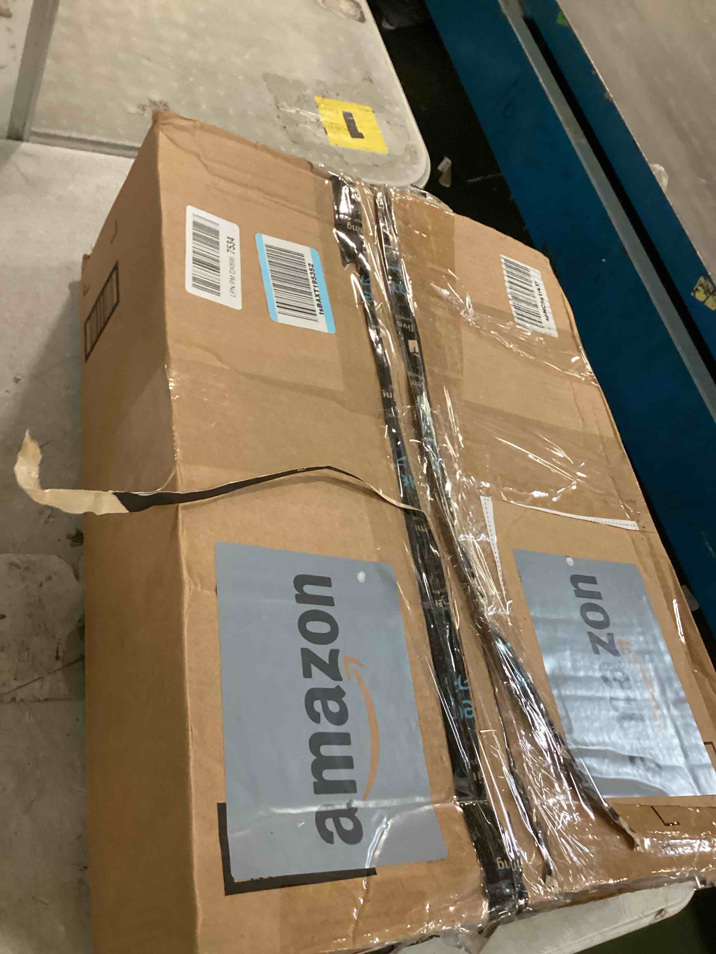 https://s3.amazonaws.com/lotting-images-prod/bidfta/GRA3531401_1749912724150.jpeg