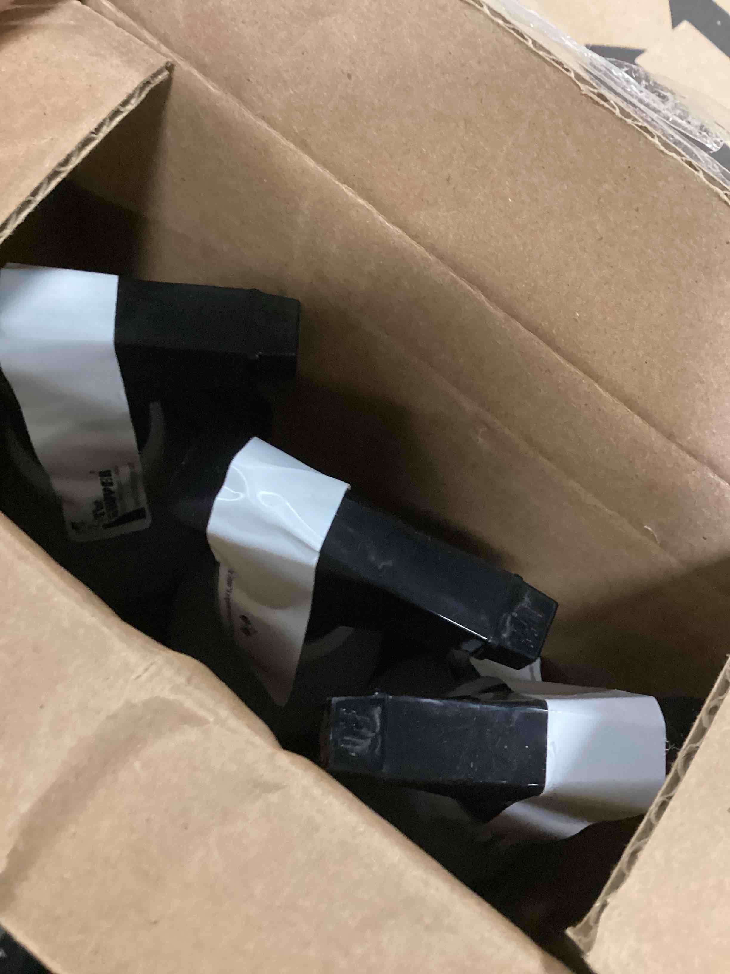 https://s3.amazonaws.com/lotting-images-prod/bidfta/GRA3533663_1749309263999.jpeg