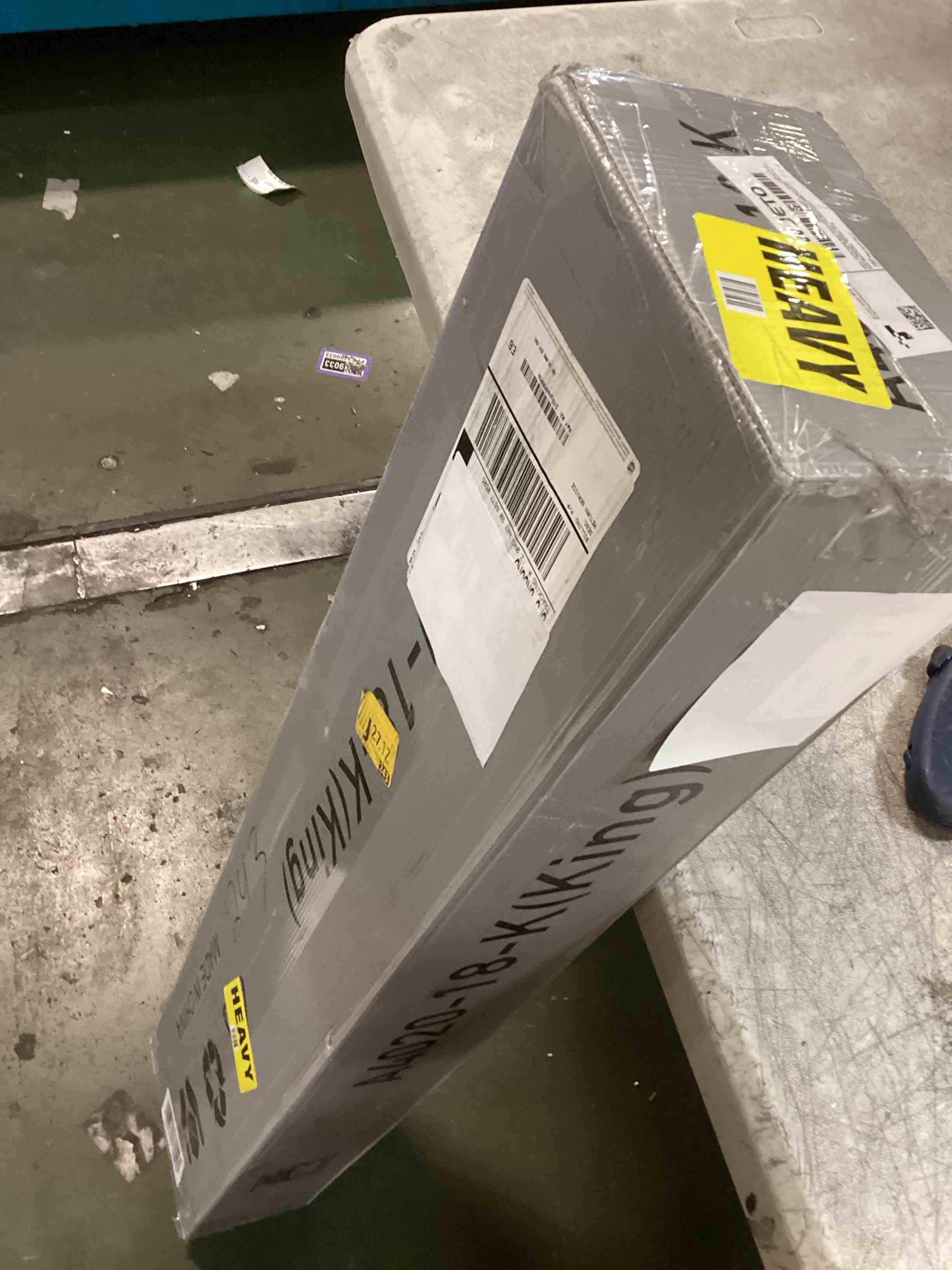 https://s3.amazonaws.com/lotting-images-prod/bidfta/GRA3533855_1749482293065.jpeg