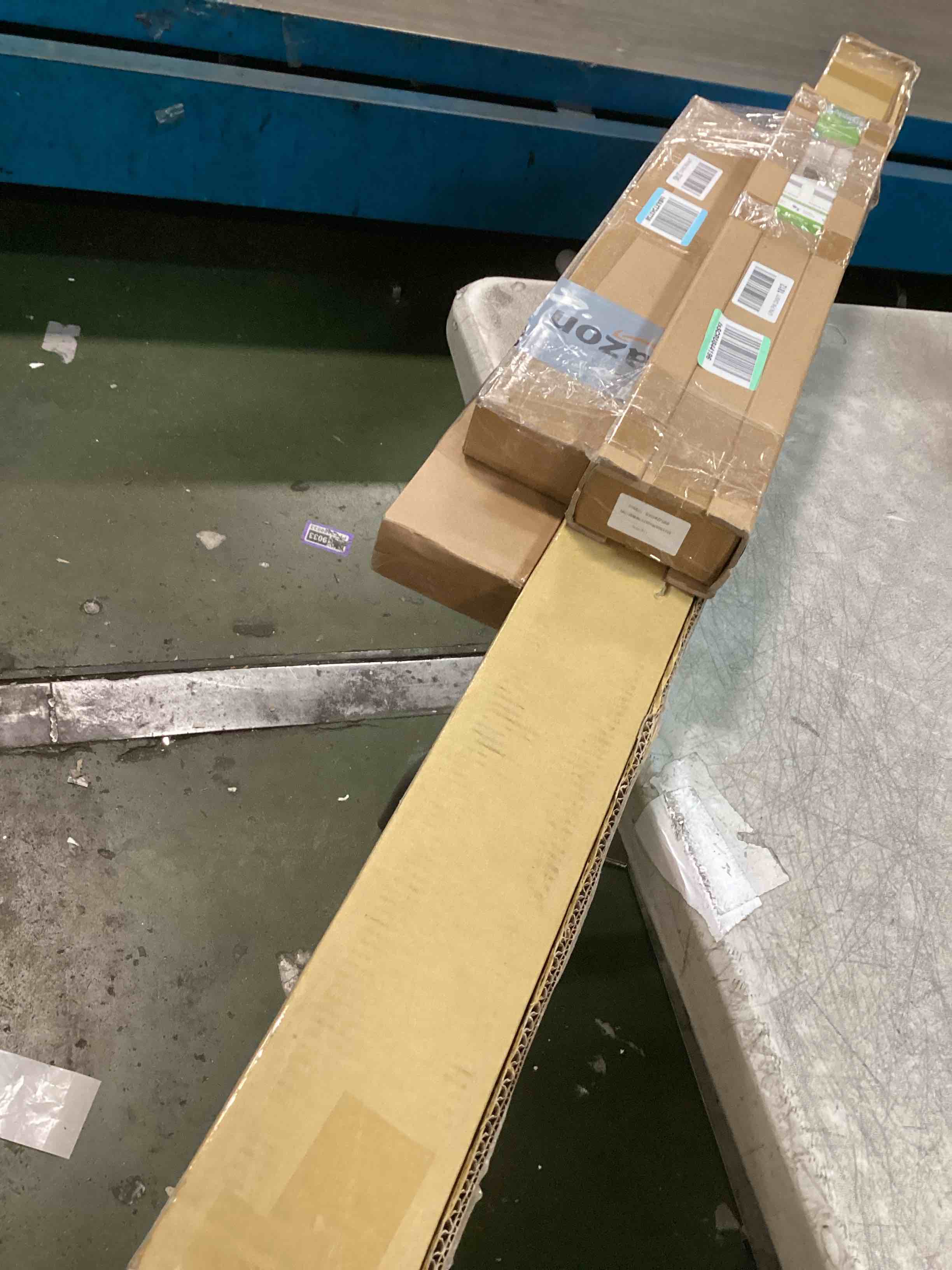 https://s3.amazonaws.com/lotting-images-prod/bidfta/GRA3533868_1749483562260.jpeg