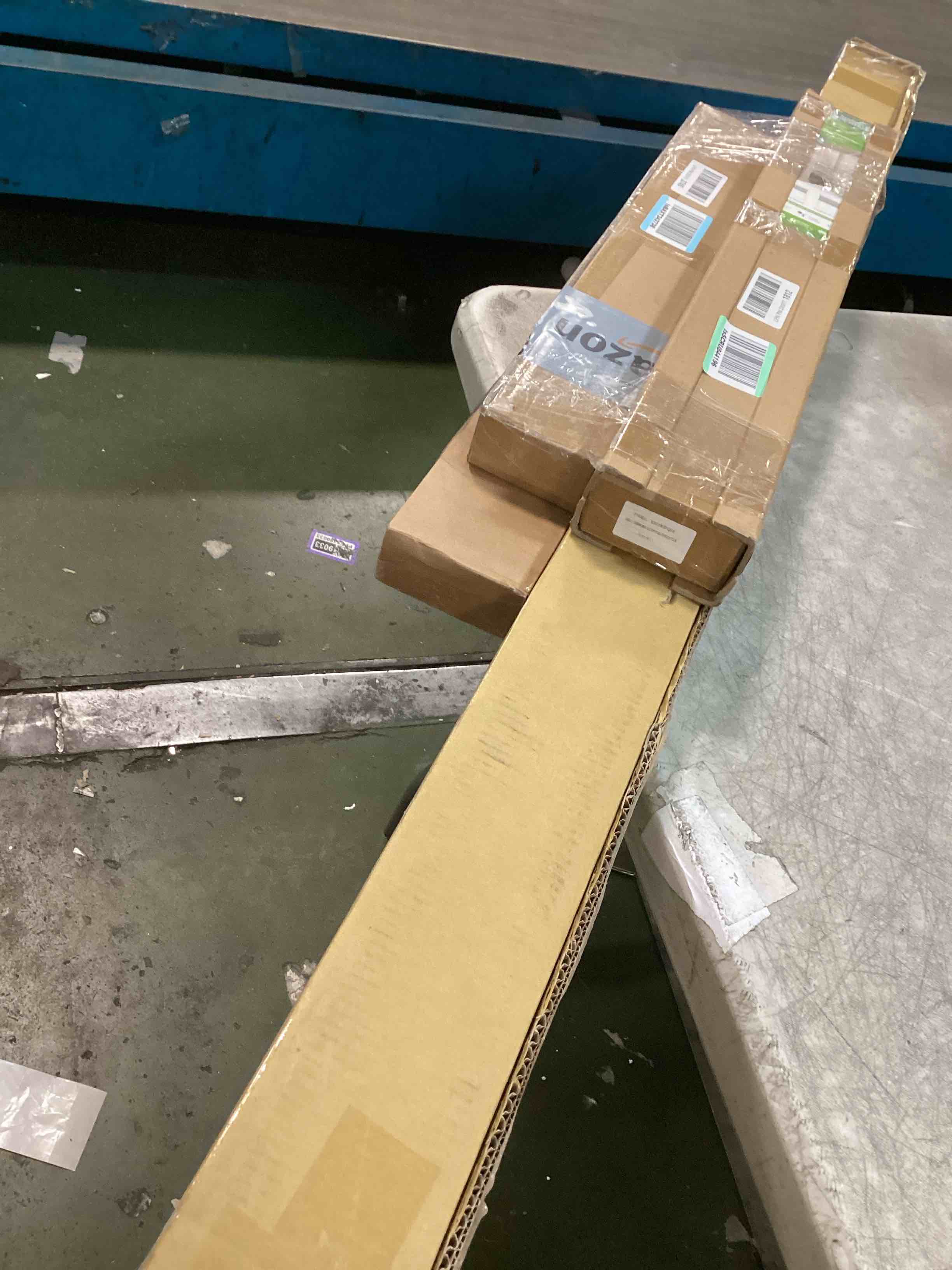 https://s3.amazonaws.com/lotting-images-prod/bidfta/GRA3533868_1749483562929.jpeg