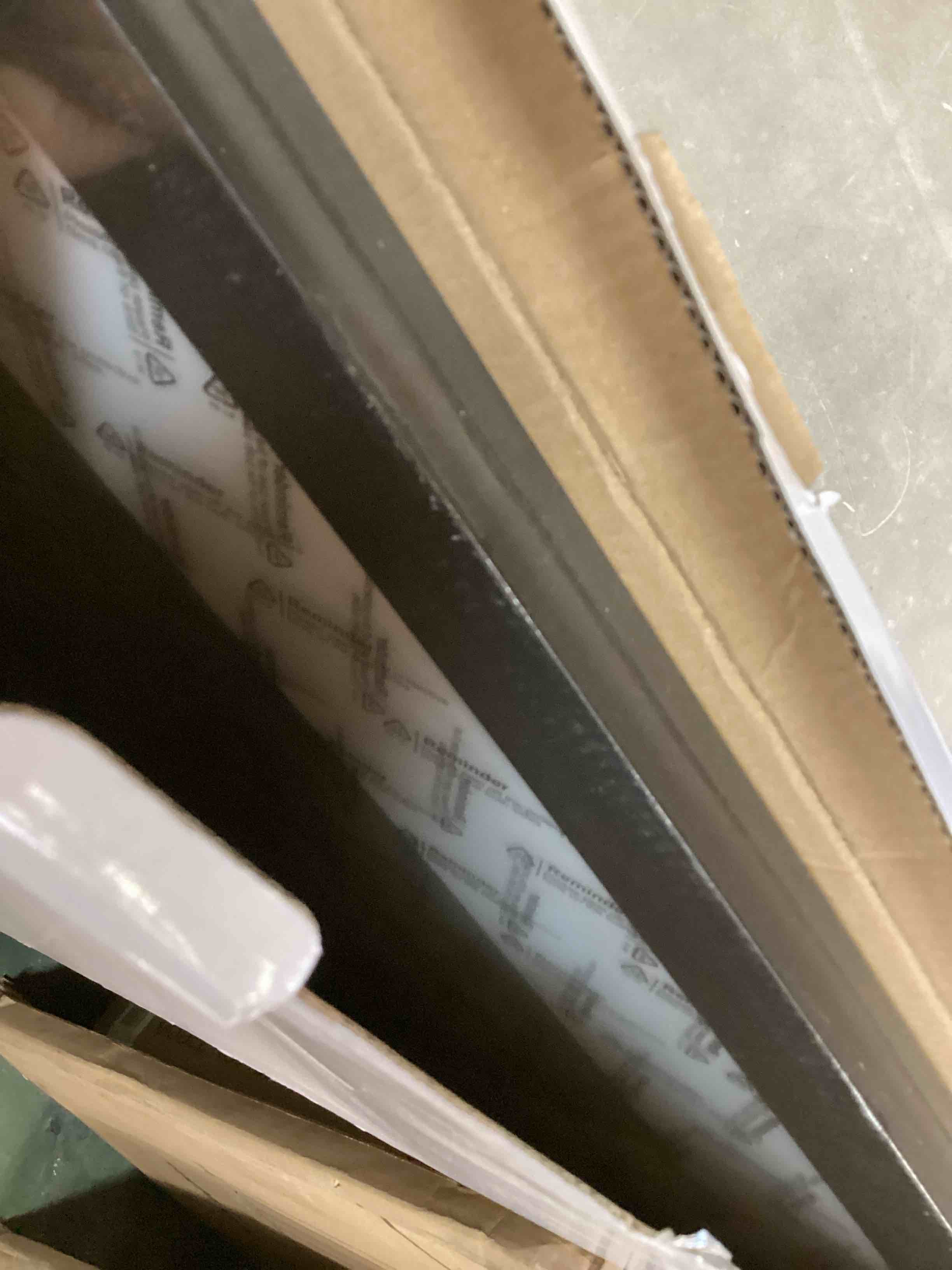 https://s3.amazonaws.com/lotting-images-prod/bidfta/GRA3534259_1749581618128.jpeg