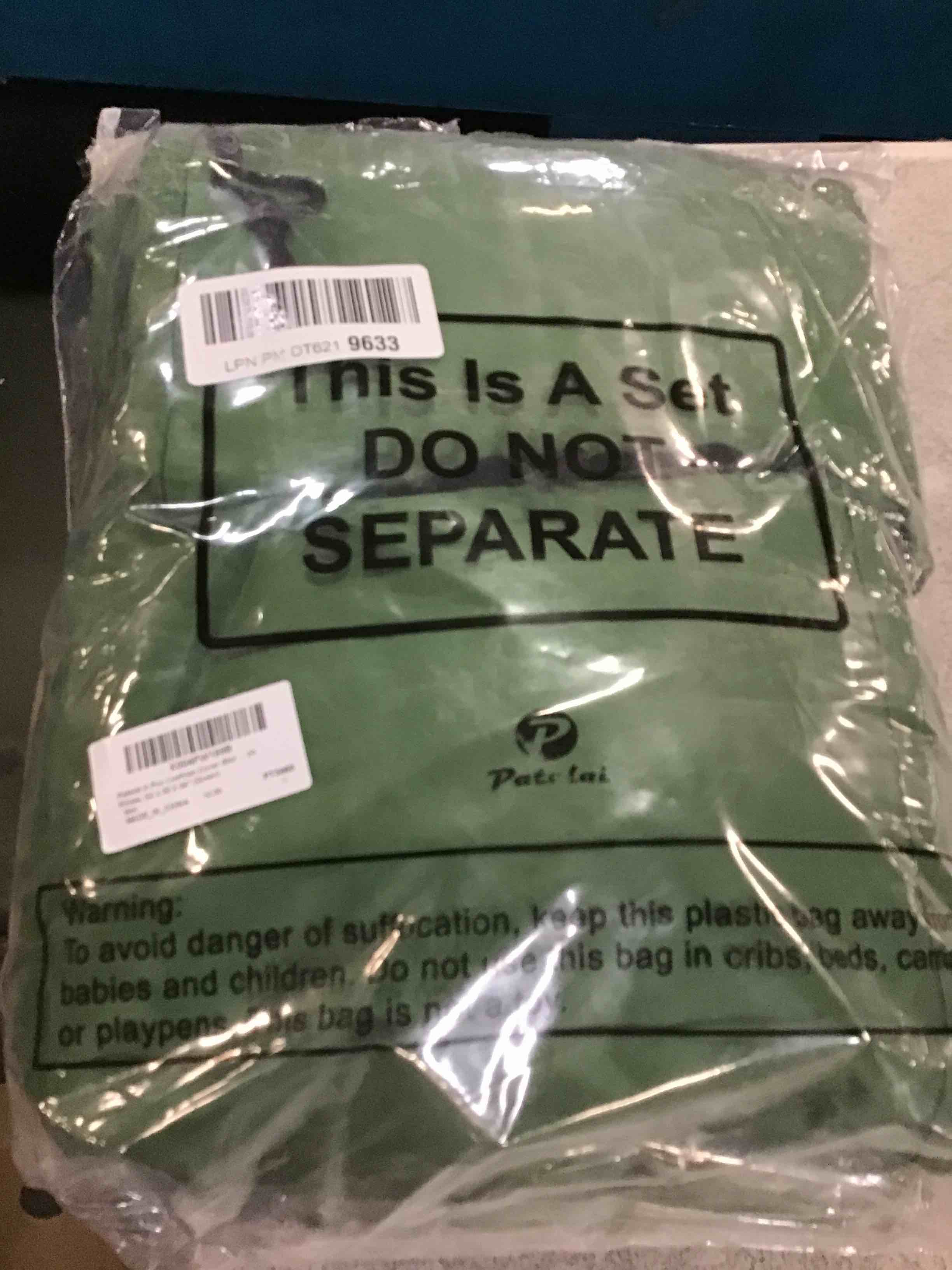 https://s3.amazonaws.com/lotting-images-prod/bidfta/GRA3535068_1745937927907.jpeg