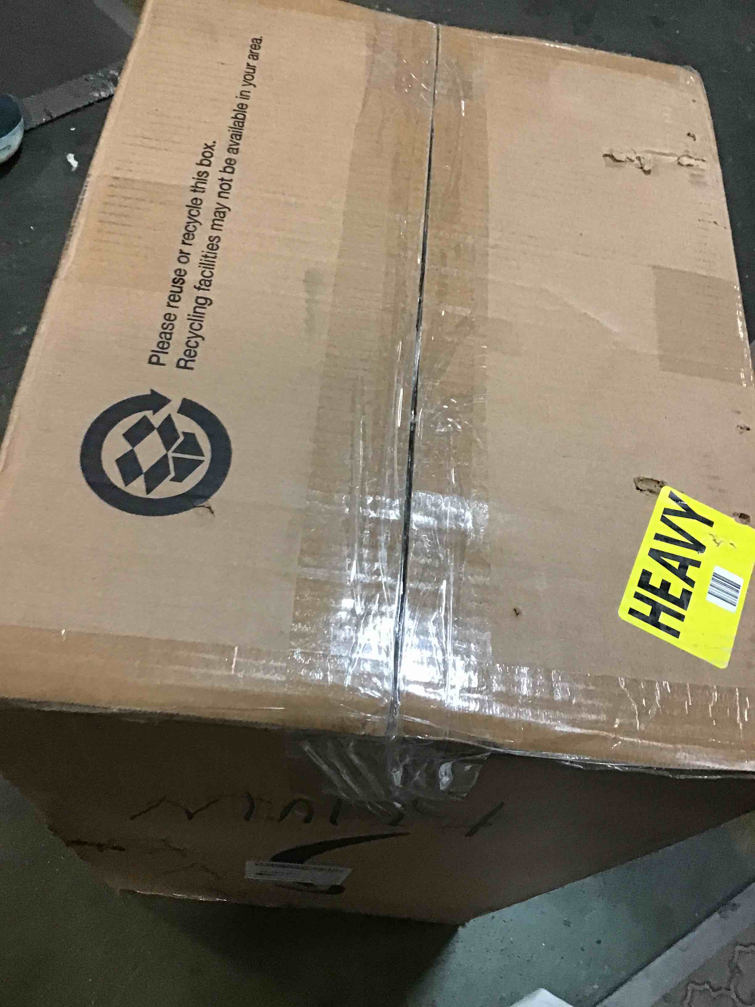 https://s3.amazonaws.com/lotting-images-prod/bidfta/GRA3535863_1746535118214.jpeg