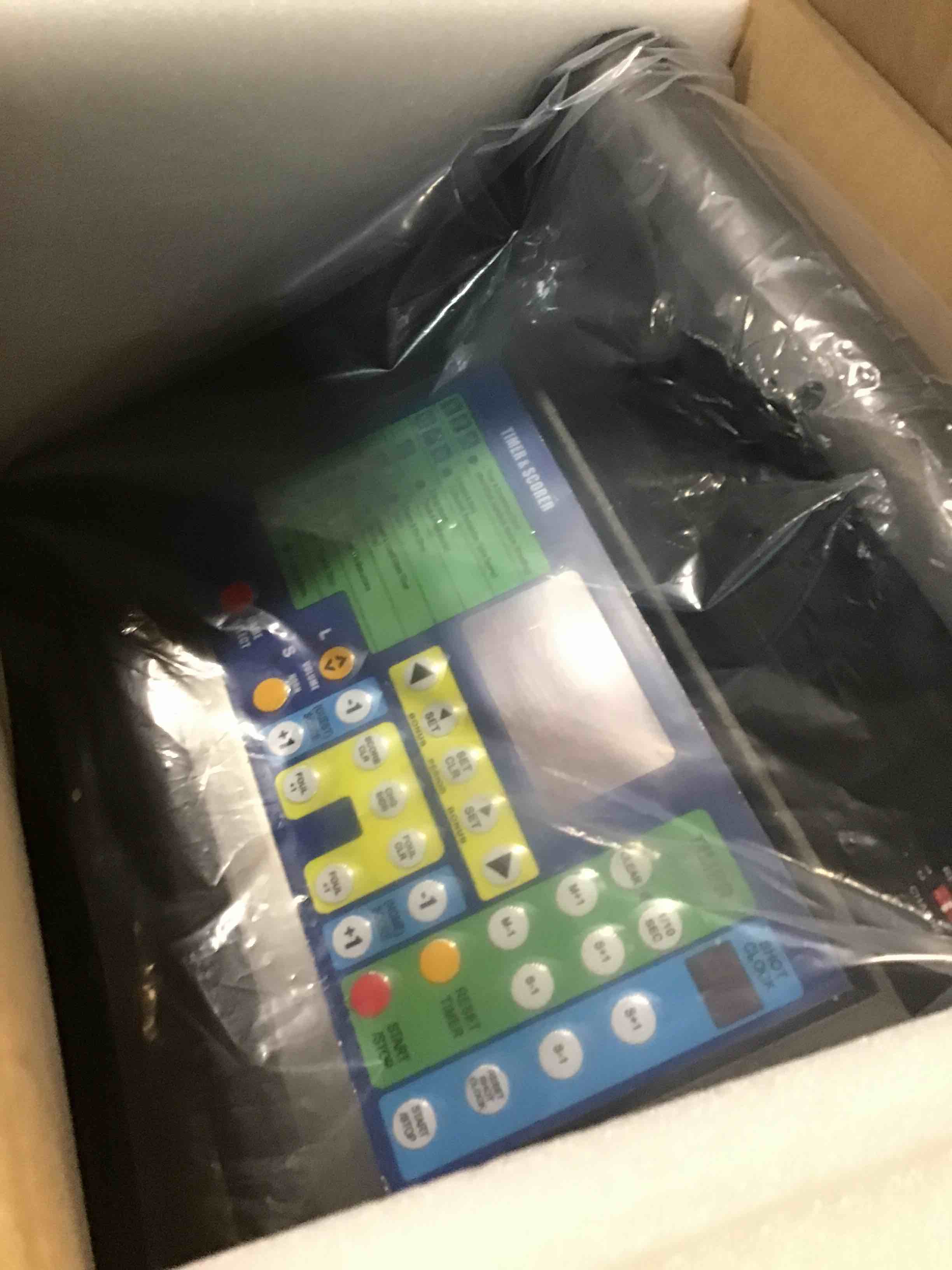 https://s3.amazonaws.com/lotting-images-prod/bidfta/GRA3535991_1746622450064.jpeg