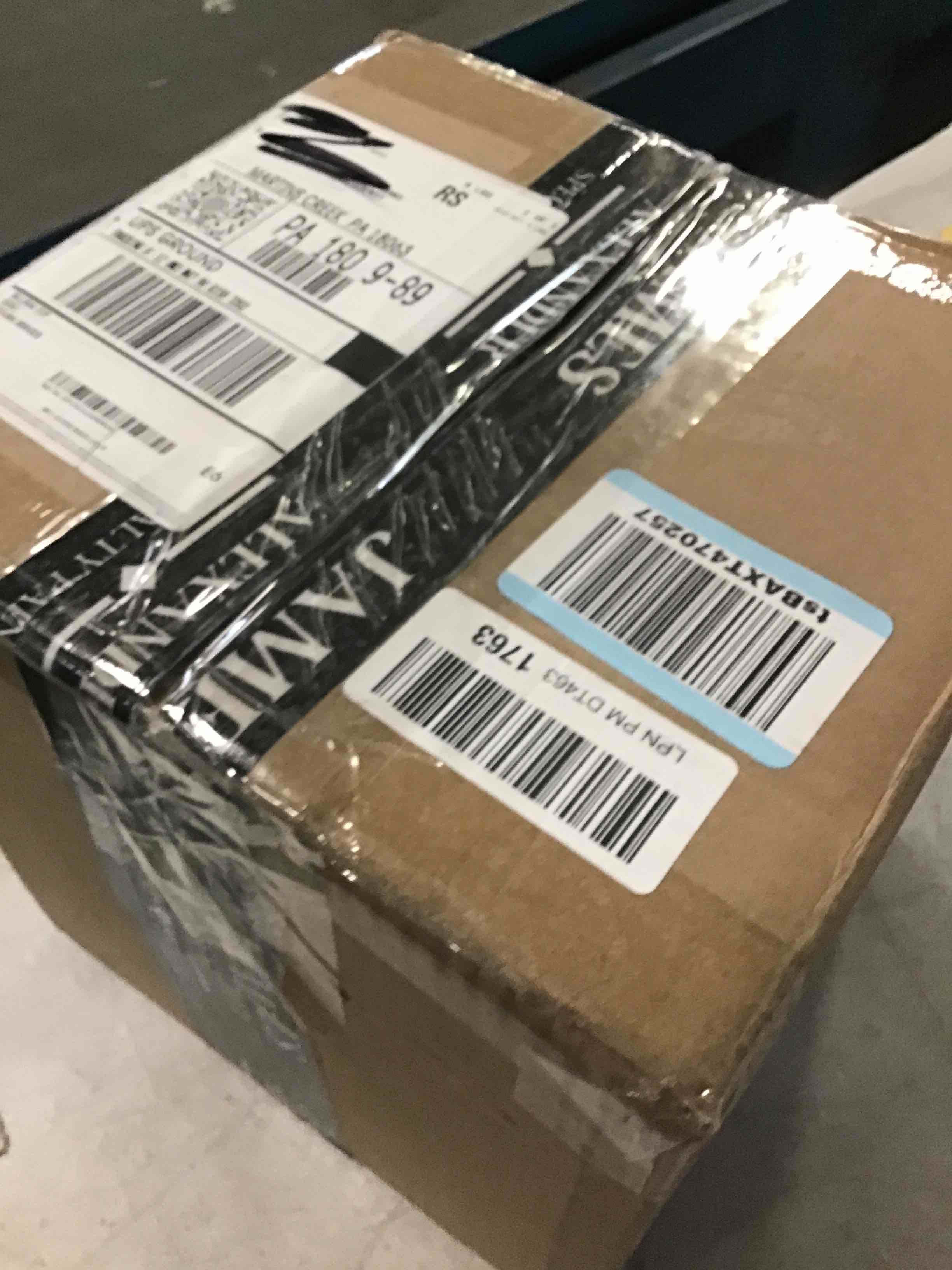 https://s3.amazonaws.com/lotting-images-prod/bidfta/GRA3536074_1746630483007.jpeg