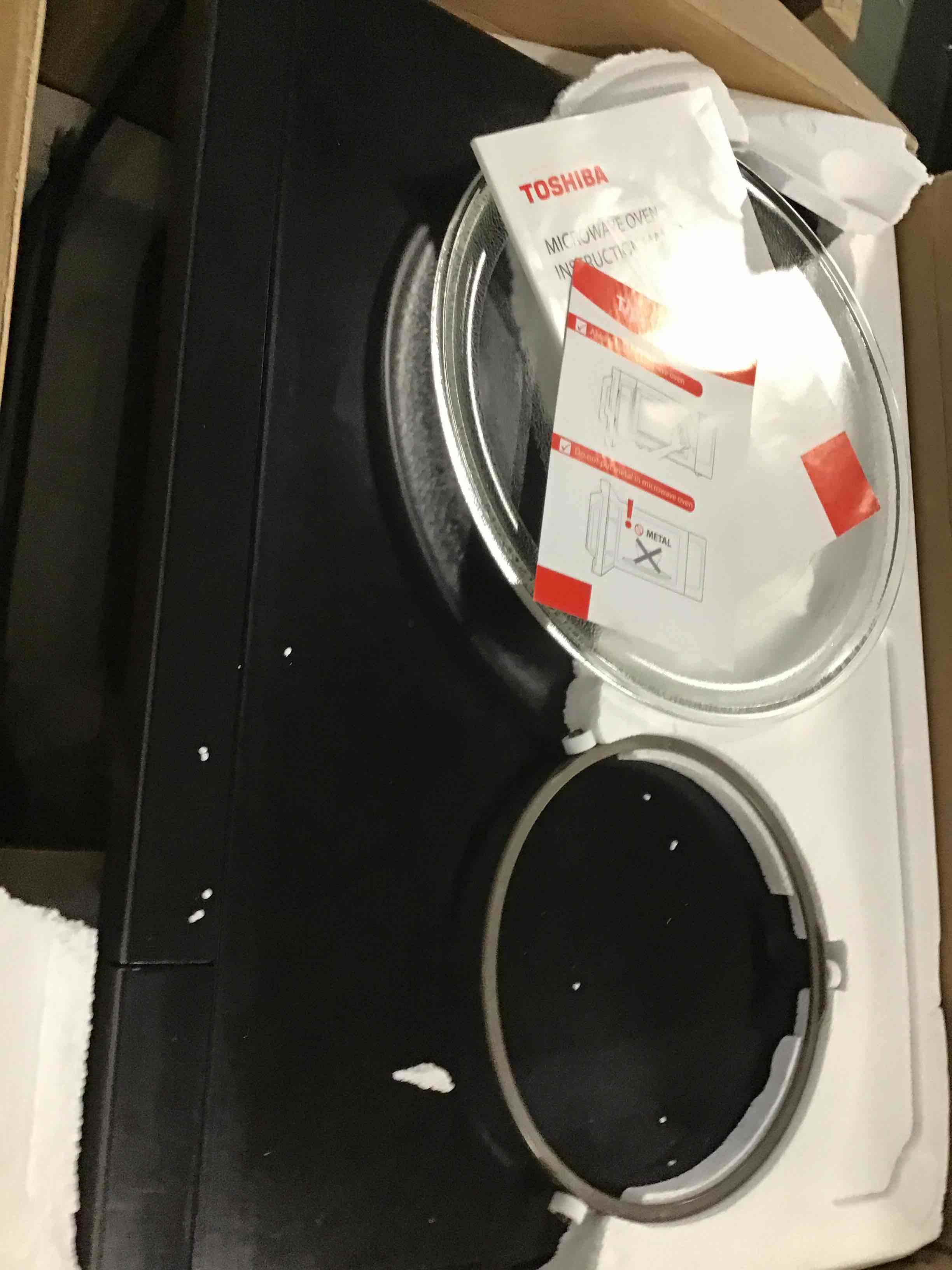 https://s3.amazonaws.com/lotting-images-prod/bidfta/GRA3536514_1746794174652.jpeg