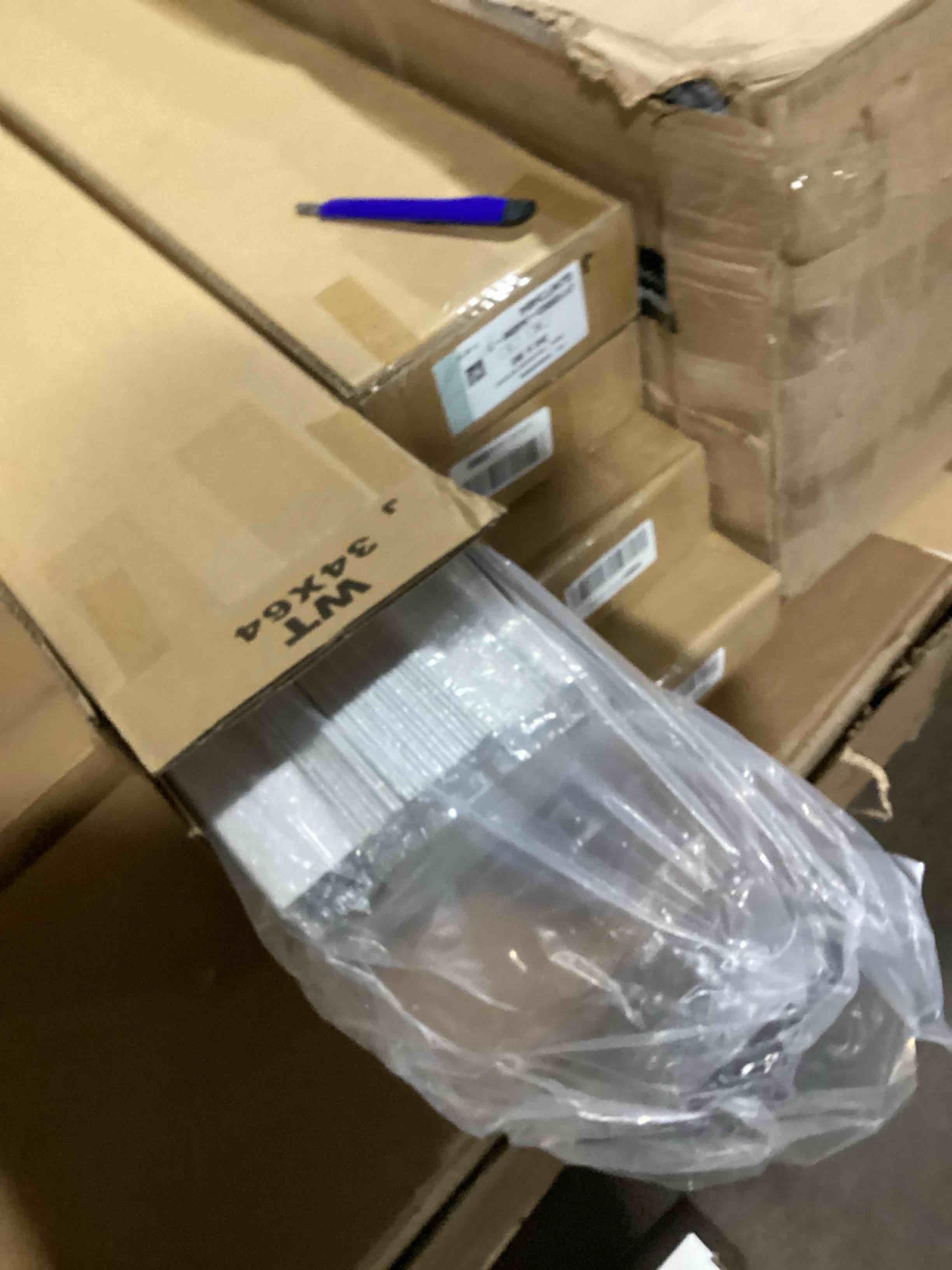 https://s3.amazonaws.com/lotting-images-prod/bidfta/GRA3544037_1745848419418.jpeg
