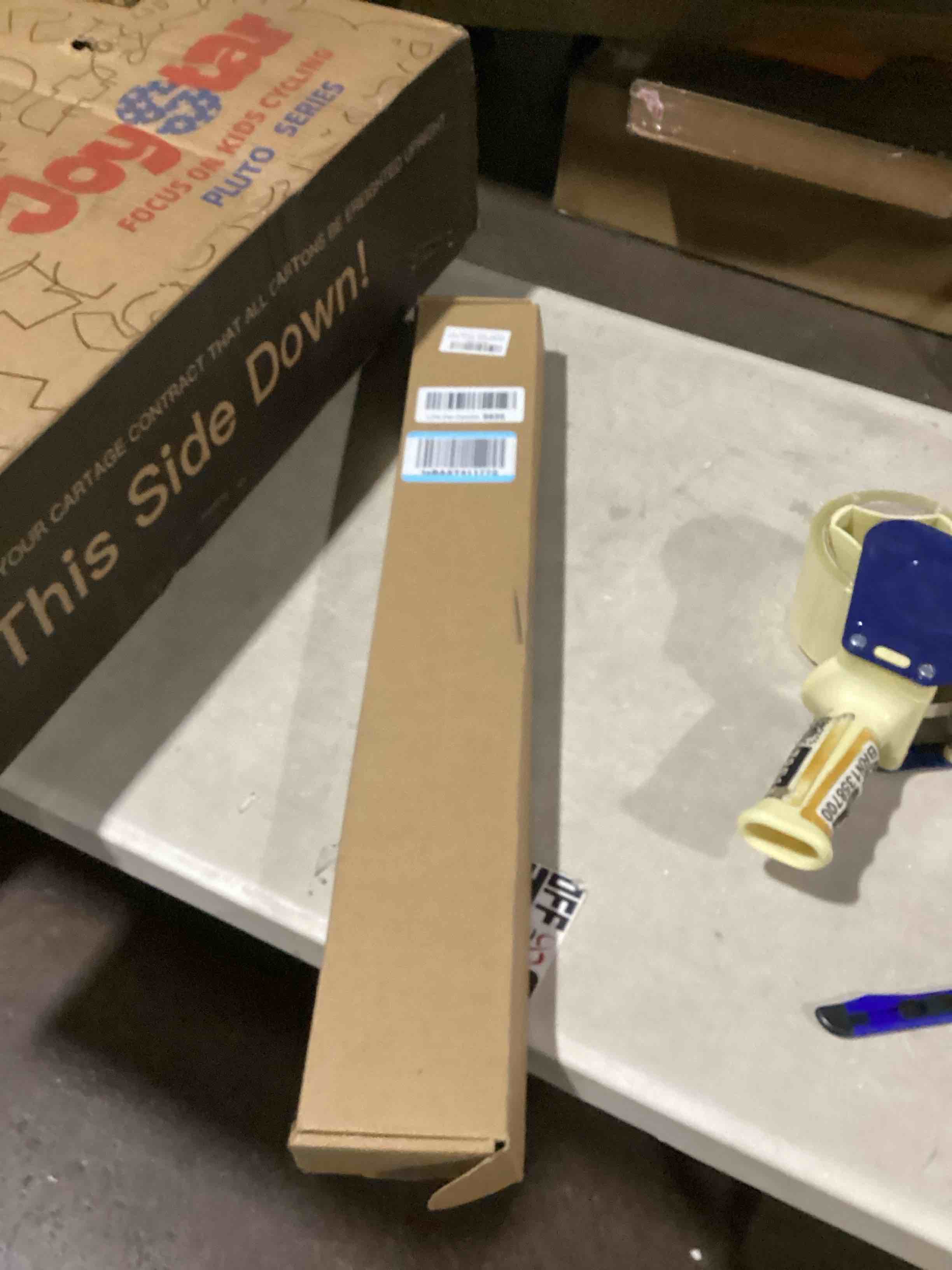 https://s3.amazonaws.com/lotting-images-prod/bidfta/GRA3544236_1745932582256.jpeg