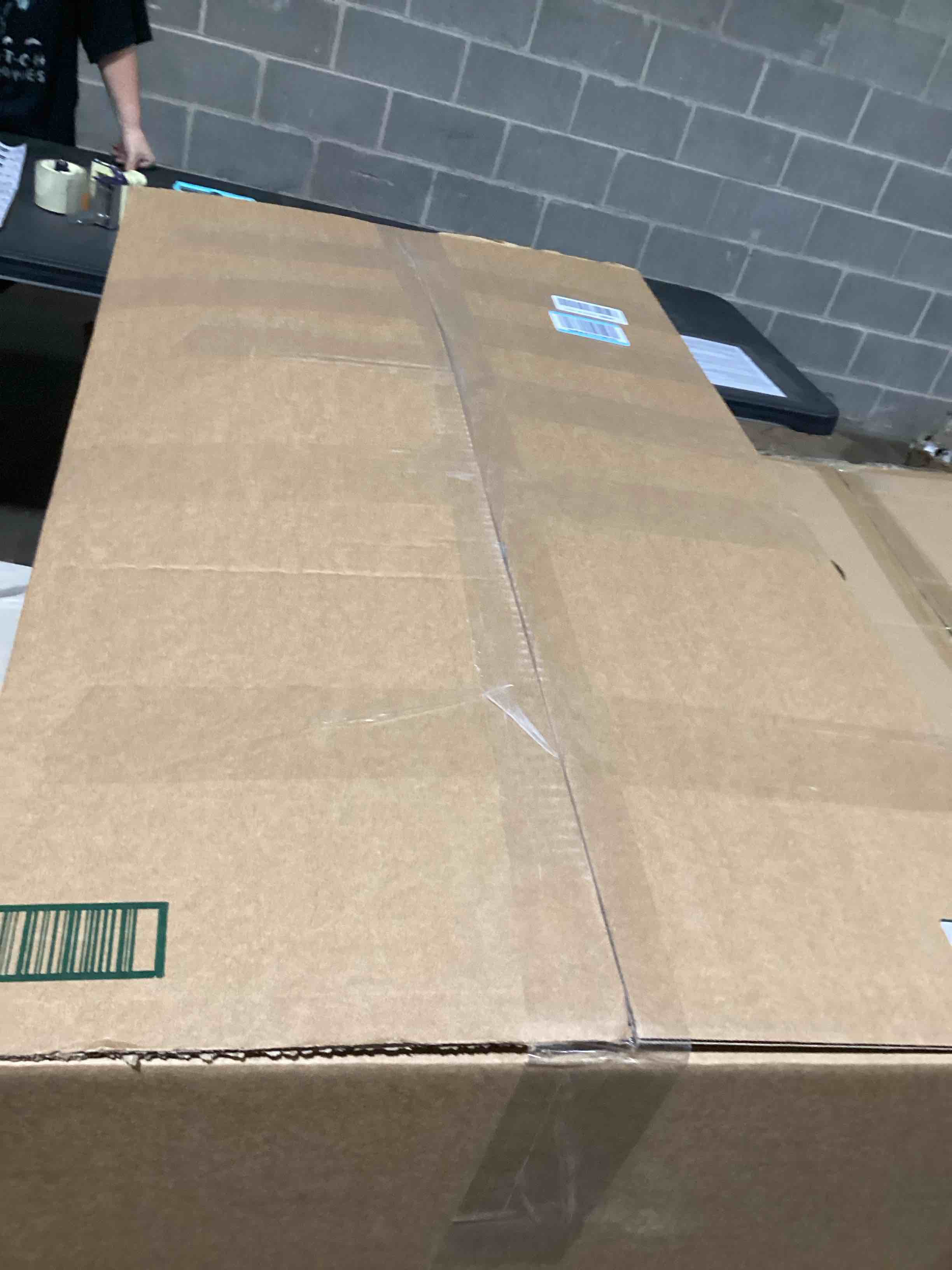https://s3.amazonaws.com/lotting-images-prod/bidfta/GRA3544311_1745942582567.jpeg