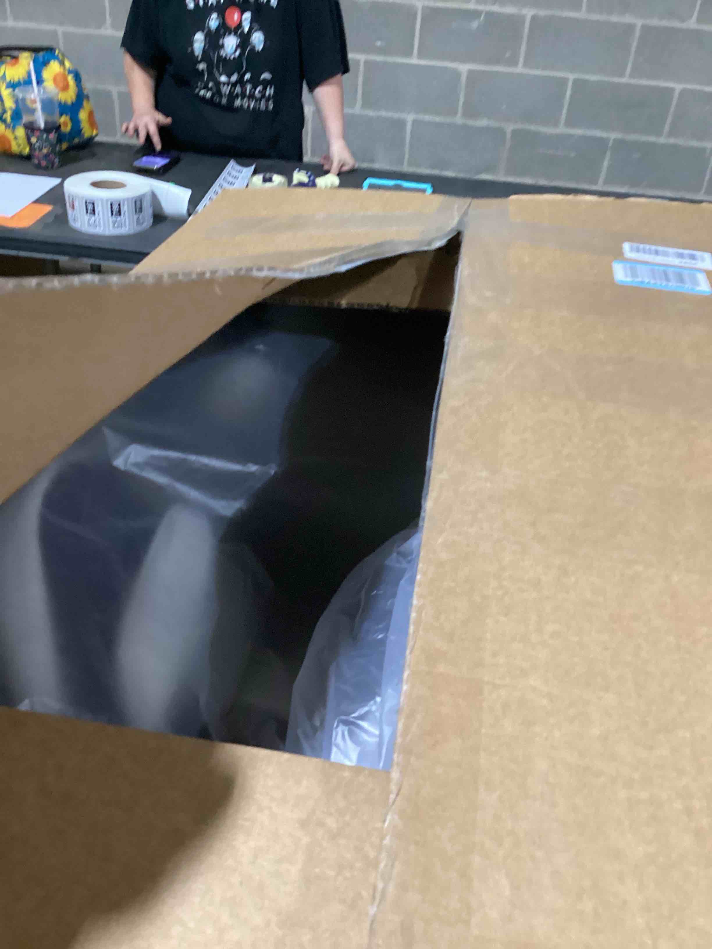 https://s3.amazonaws.com/lotting-images-prod/bidfta/GRA3544311_1745942598084.jpeg