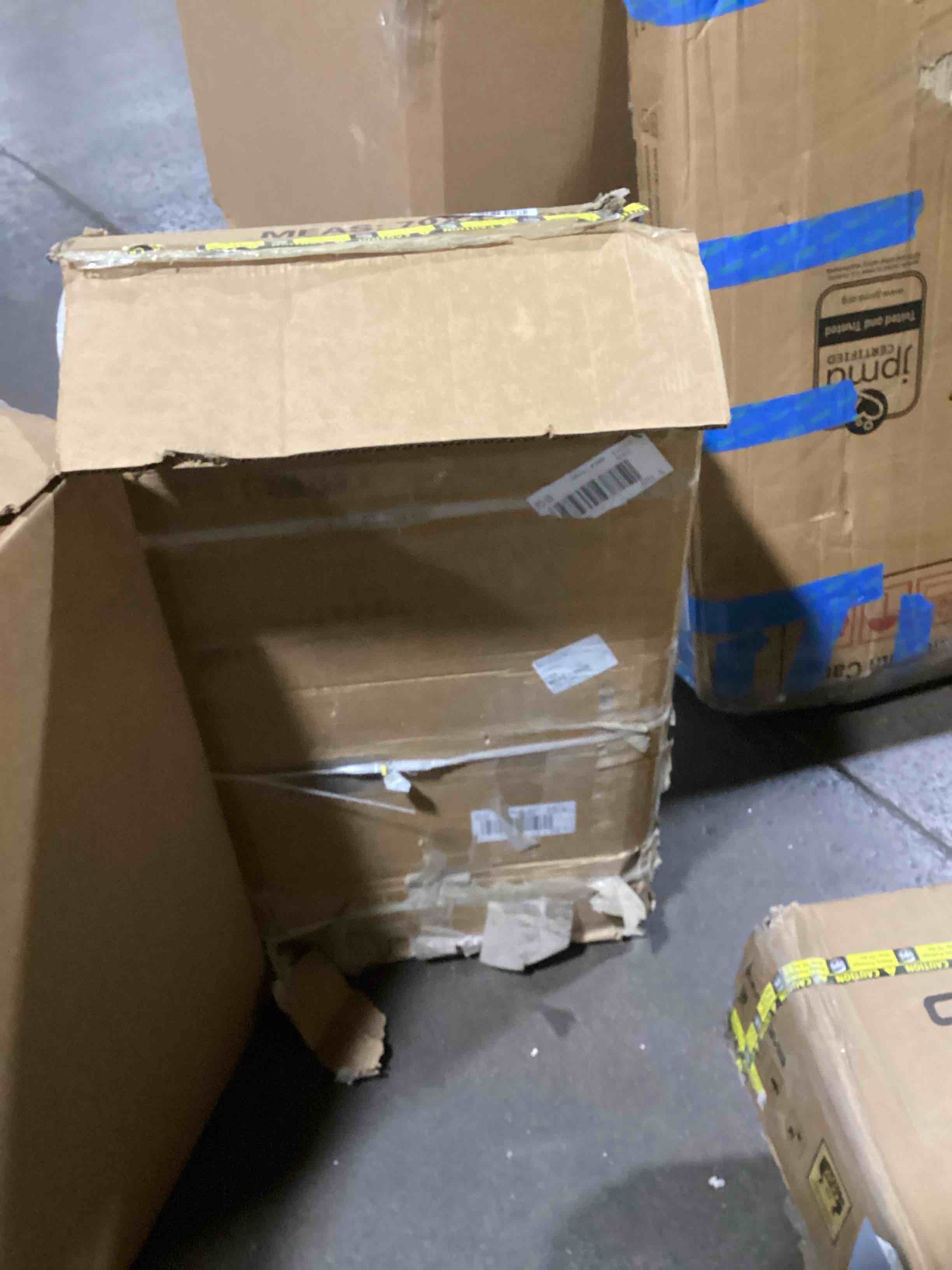 https://s3.amazonaws.com/lotting-images-prod/bidfta/GRA3544466_1746016990757.jpeg