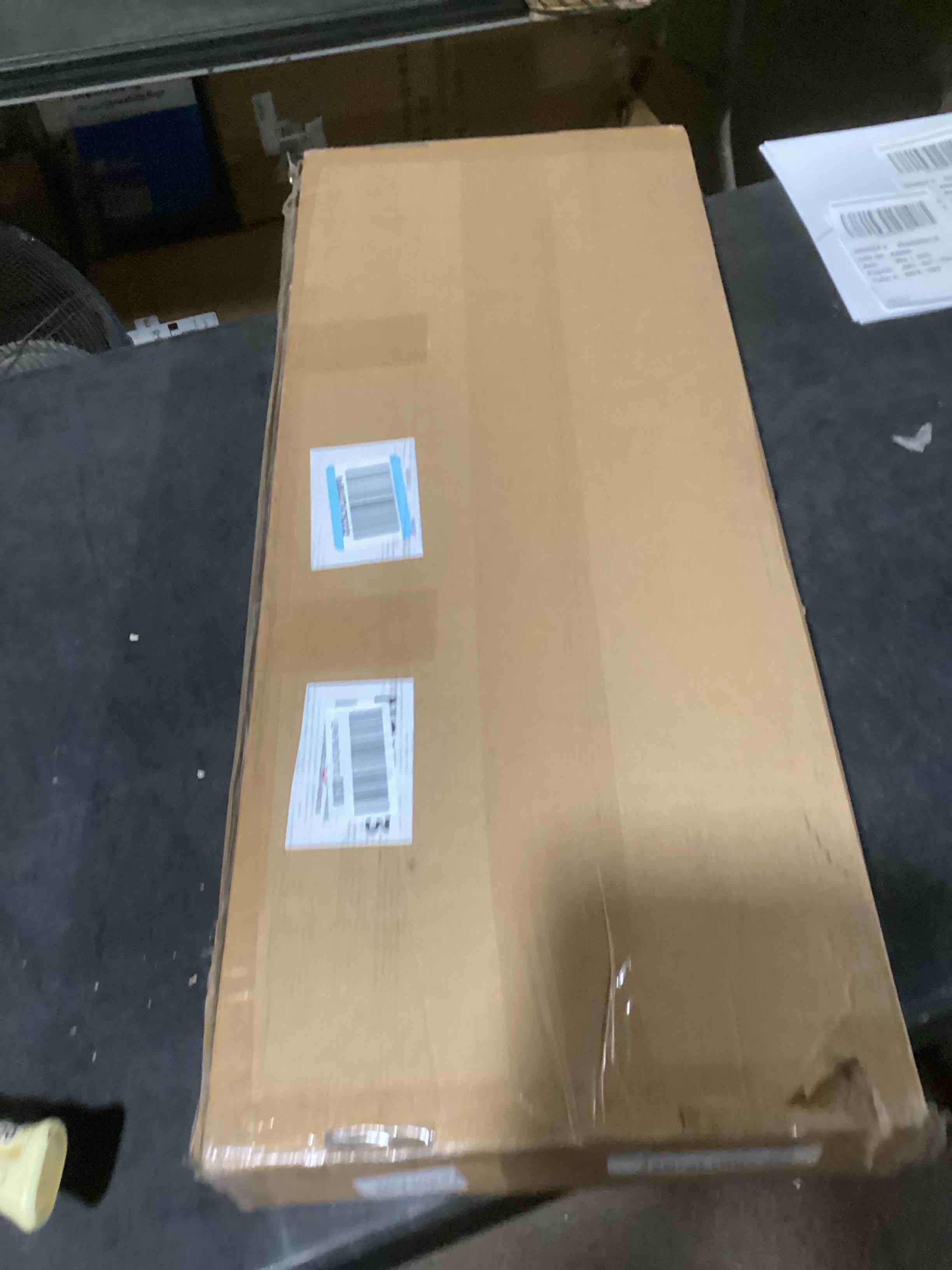 https://s3.amazonaws.com/lotting-images-prod/bidfta/GRA3545569_1746623845685.jpeg