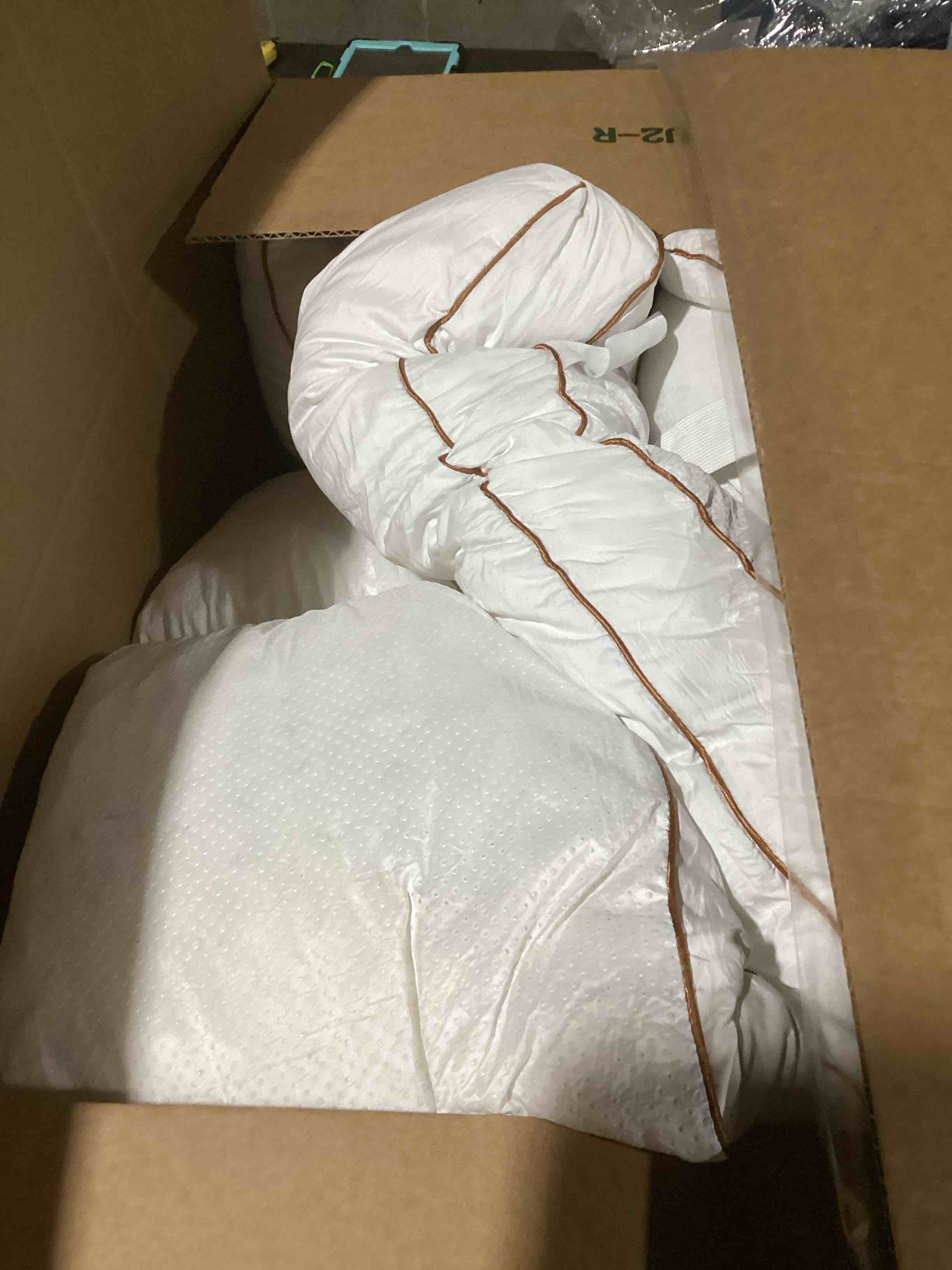https://s3.amazonaws.com/lotting-images-prod/bidfta/GRA3545720_1746702805366.jpeg