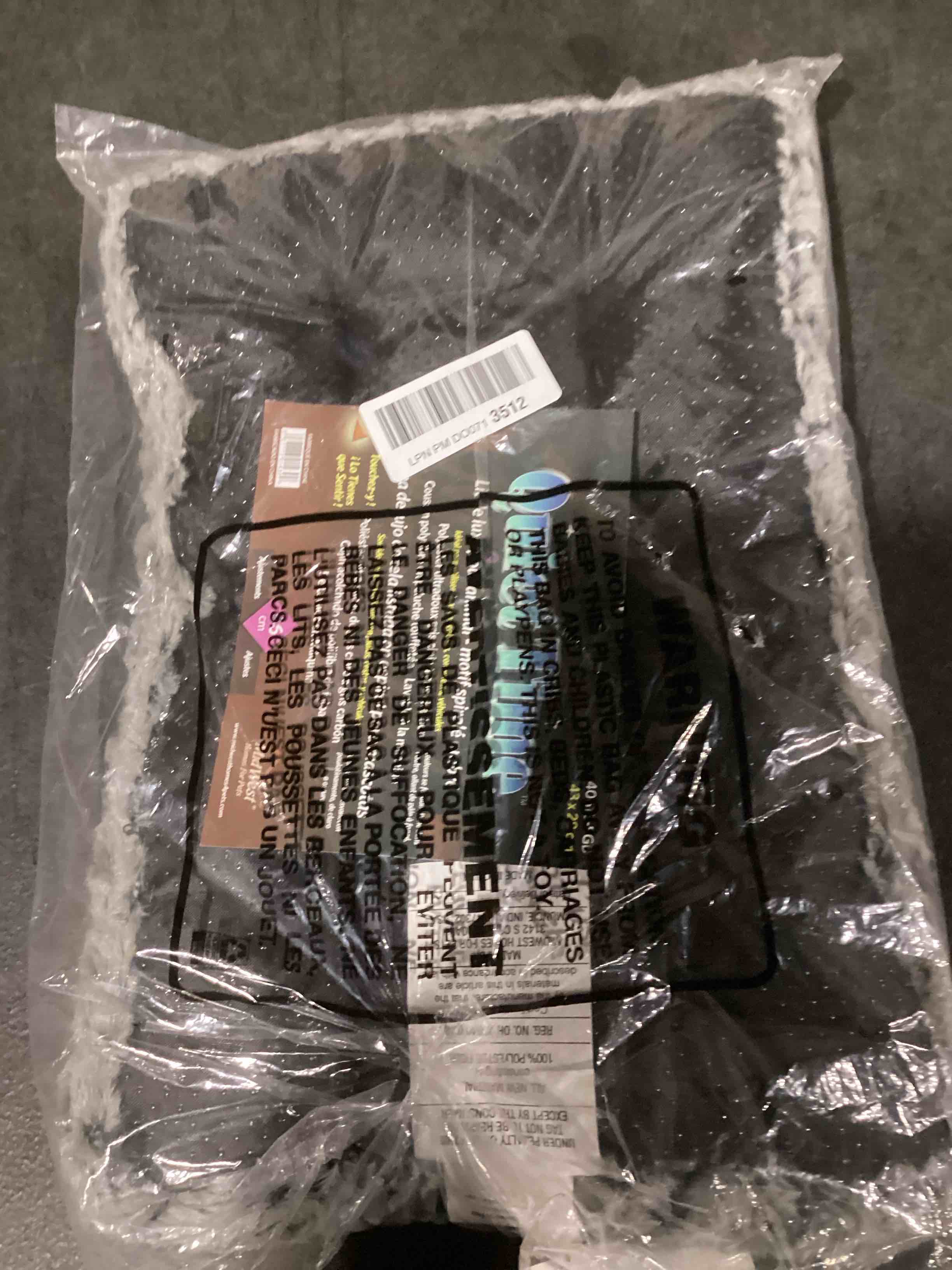 https://s3.amazonaws.com/lotting-images-prod/bidfta/GRA3545897_1746715575716.jpeg