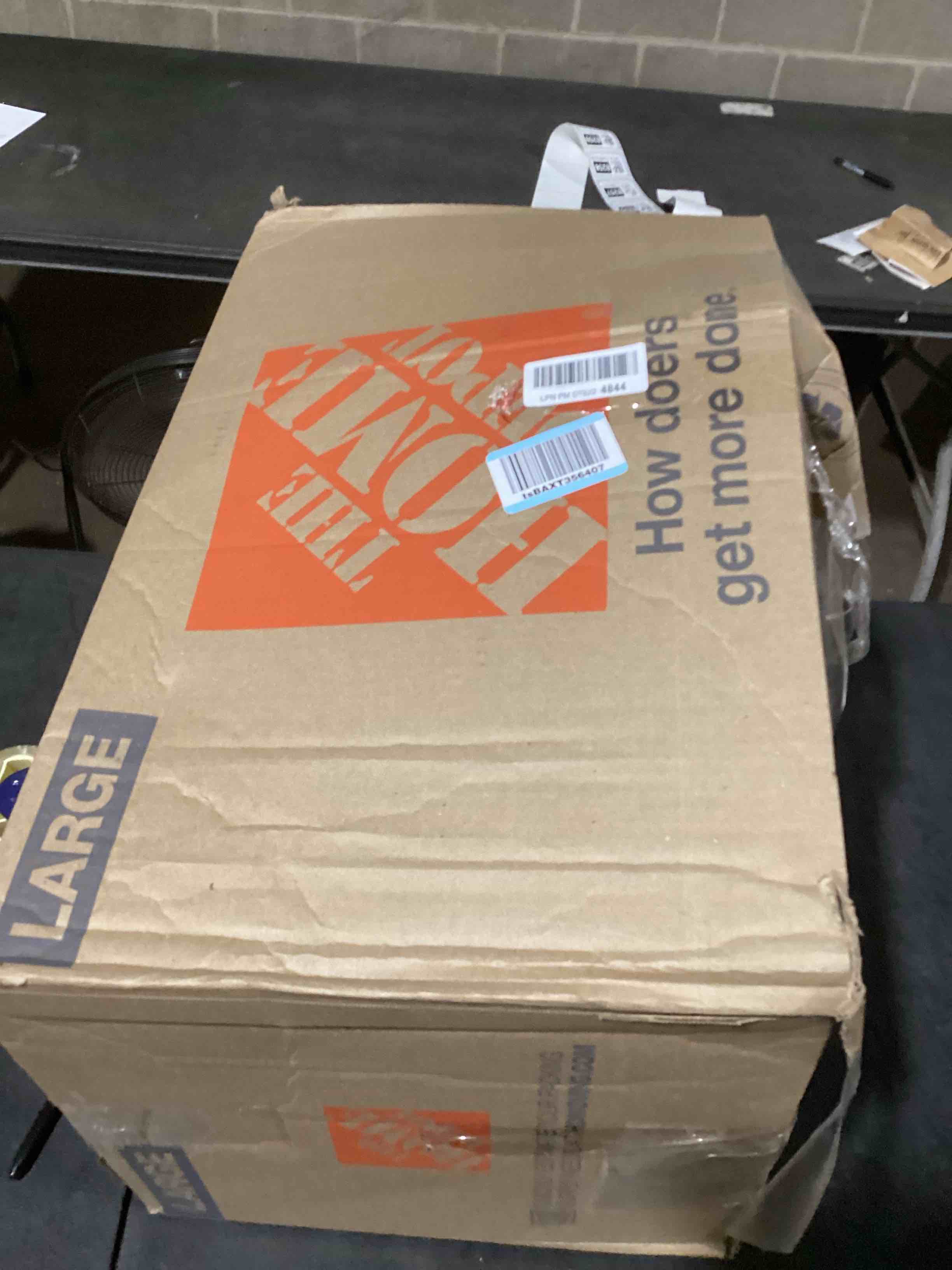 https://s3.amazonaws.com/lotting-images-prod/bidfta/GRA3546055_1746797817280.jpeg