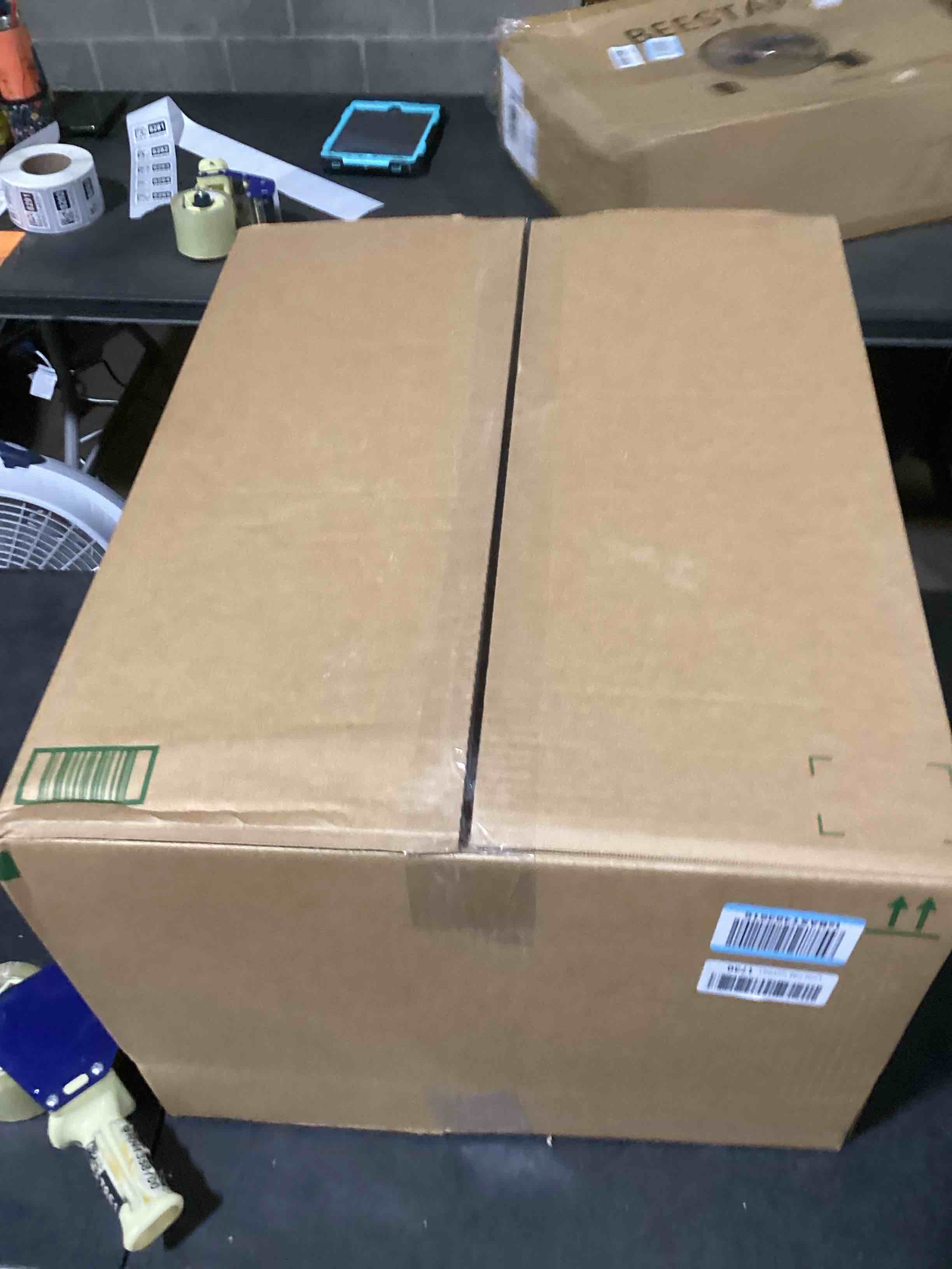 https://s3.amazonaws.com/lotting-images-prod/bidfta/GRA3546146_1746808224938.jpeg