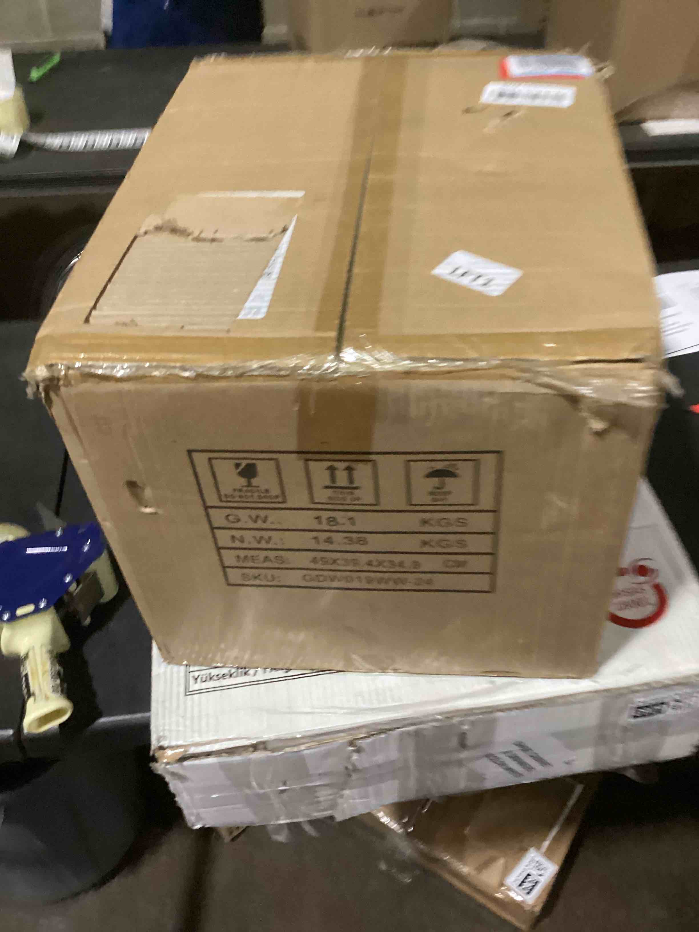 https://s3.amazonaws.com/lotting-images-prod/bidfta/GRA3546284_1747059794559.jpeg