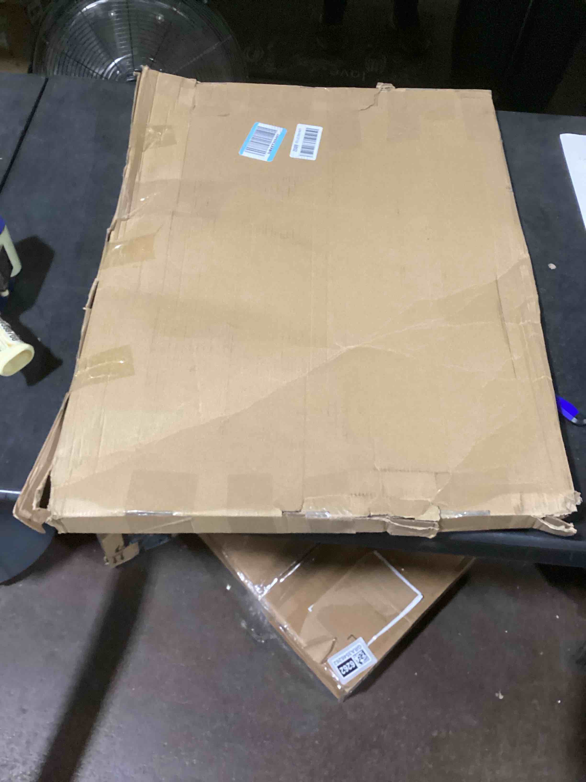 https://s3.amazonaws.com/lotting-images-prod/bidfta/GRA3546295_1747060835951.jpeg