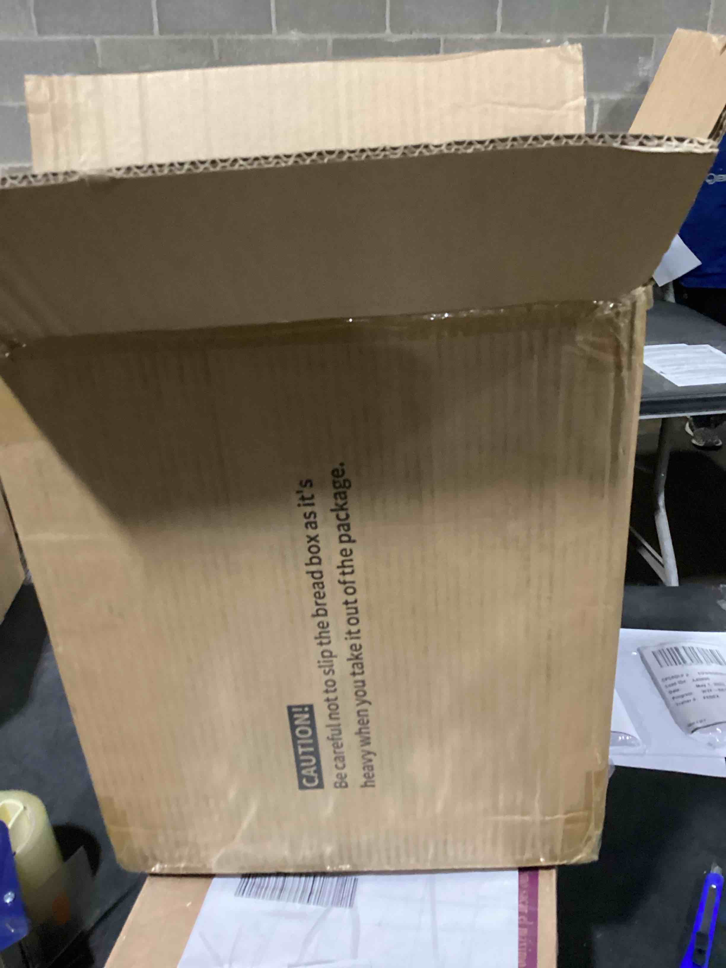 https://s3.amazonaws.com/lotting-images-prod/bidfta/GRA3546477_1747145840690.jpeg
