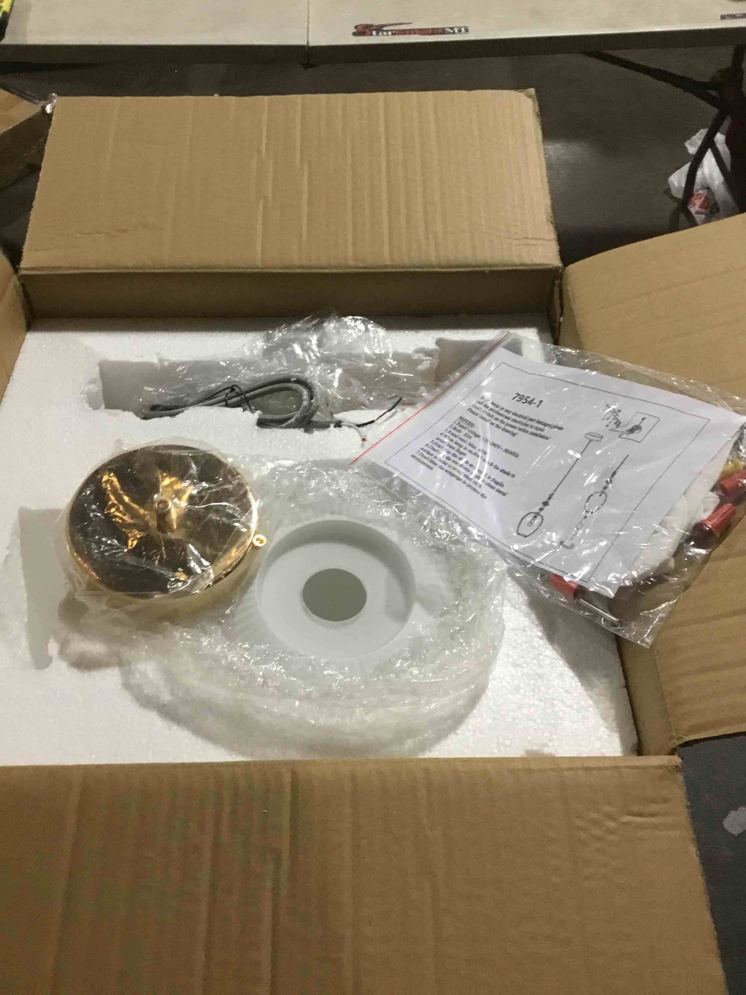 https://s3.amazonaws.com/lotting-images-prod/bidfta/GRA3547014_1745841635428.jpeg