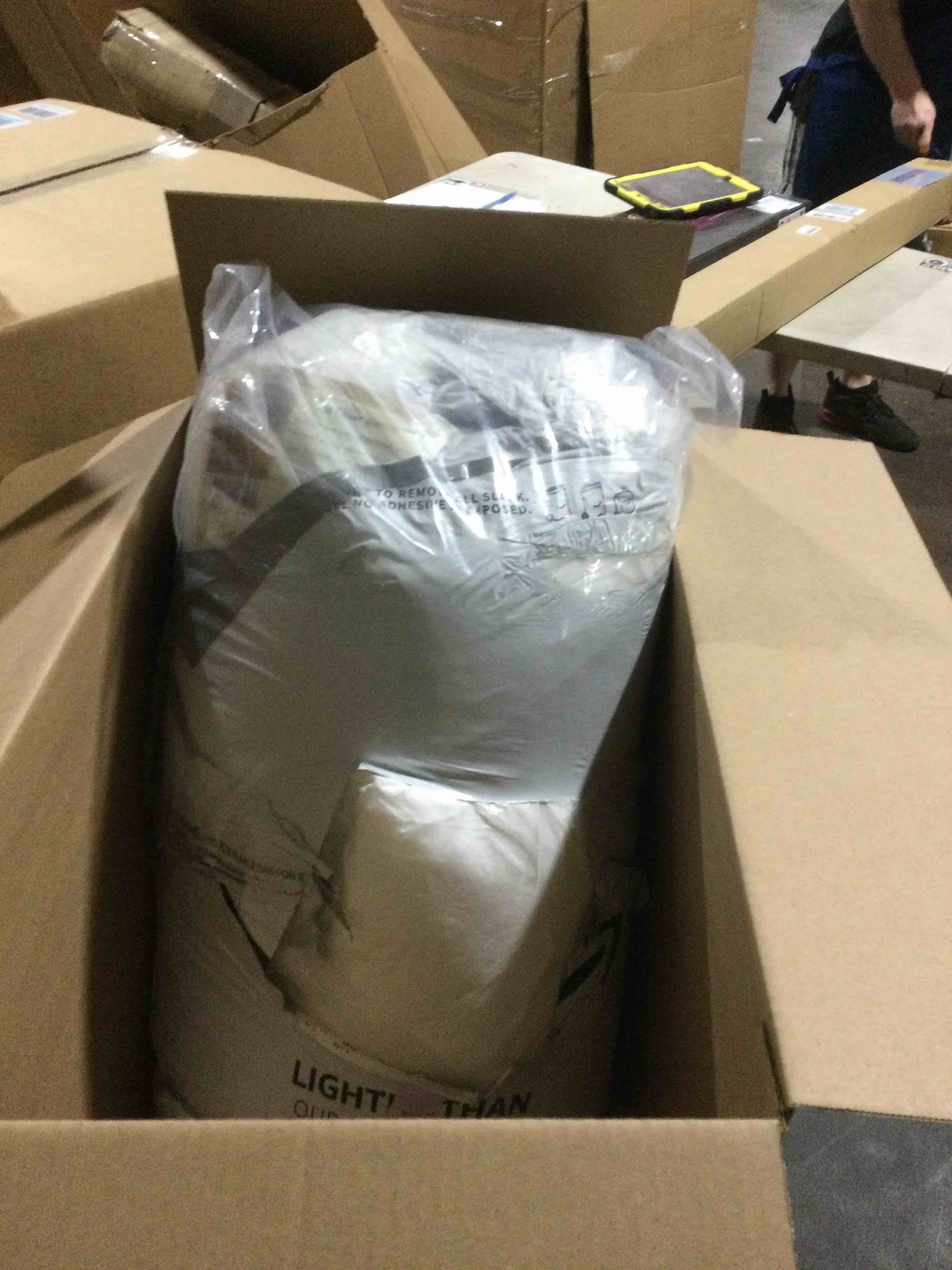 https://s3.amazonaws.com/lotting-images-prod/bidfta/GRA3547148_1745933377470.jpeg