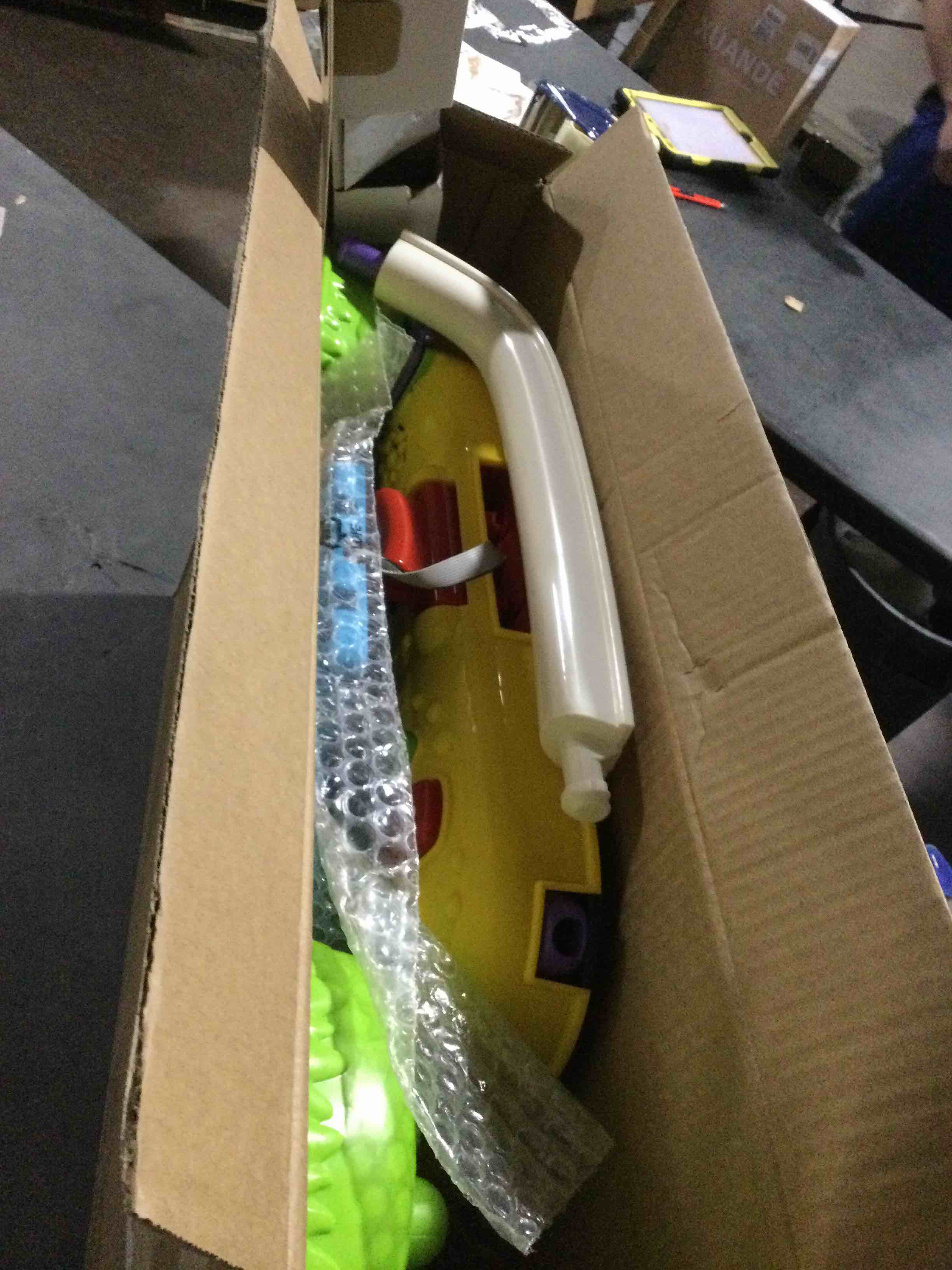 https://s3.amazonaws.com/lotting-images-prod/bidfta/GRA3548158_1746710936085.jpeg