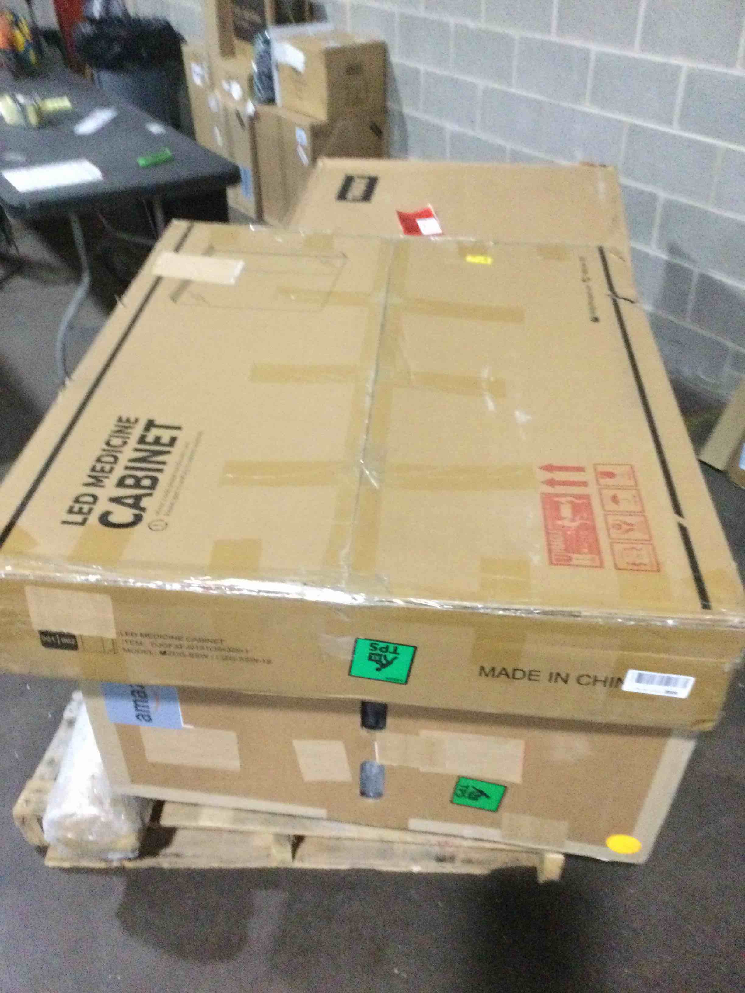 https://s3.amazonaws.com/lotting-images-prod/bidfta/GRA3548224_1746730584164.jpeg