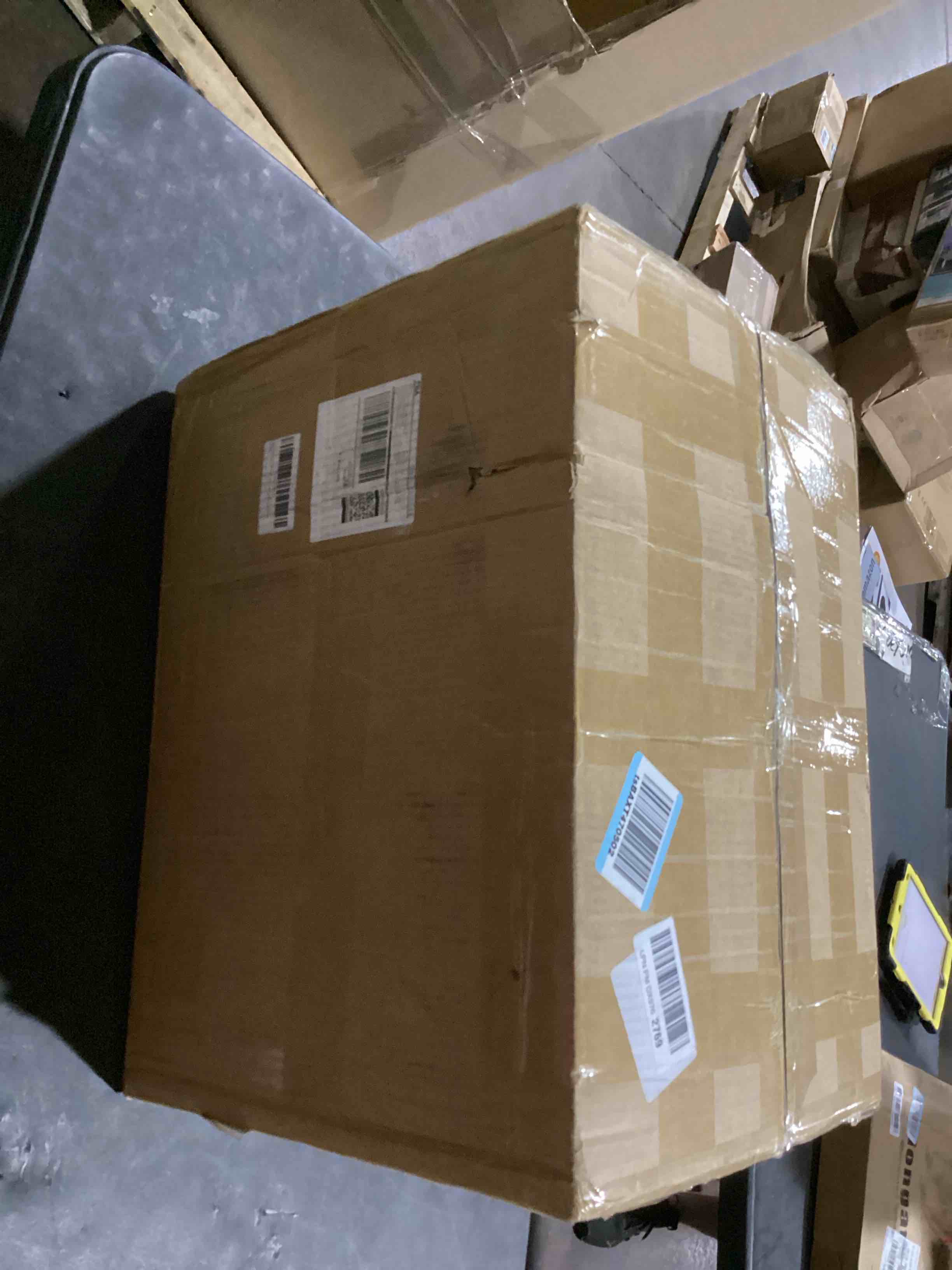 https://s3.amazonaws.com/lotting-images-prod/bidfta/GRA3548735_1747405949653.jpeg