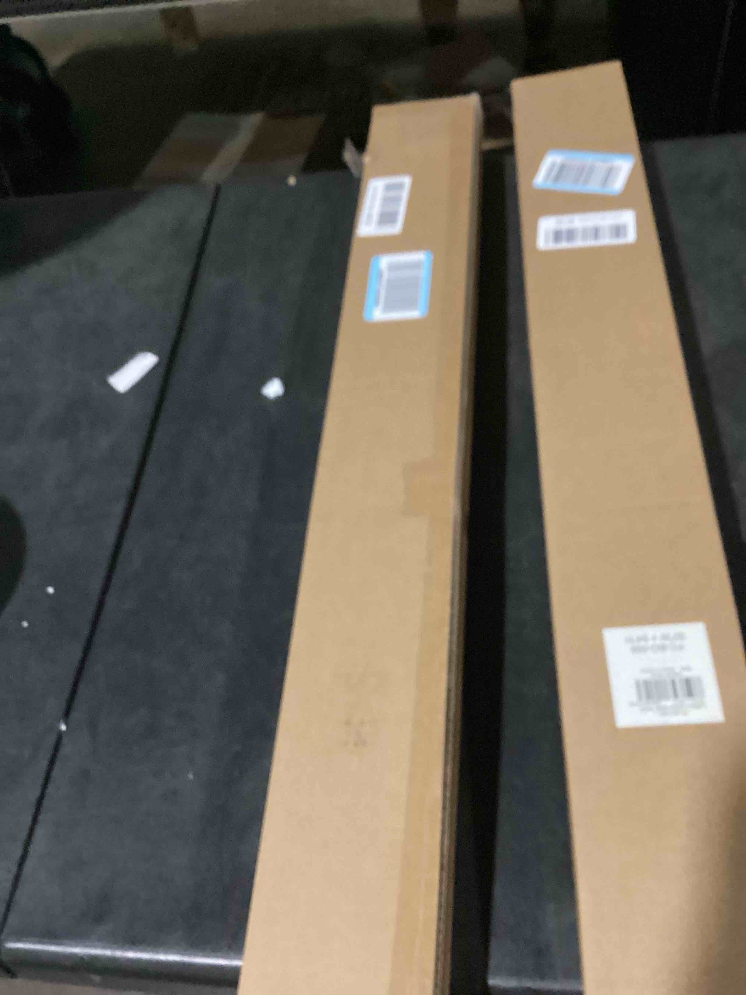 https://s3.amazonaws.com/lotting-images-prod/bidfta/GRA3550129_1747410223306.jpeg