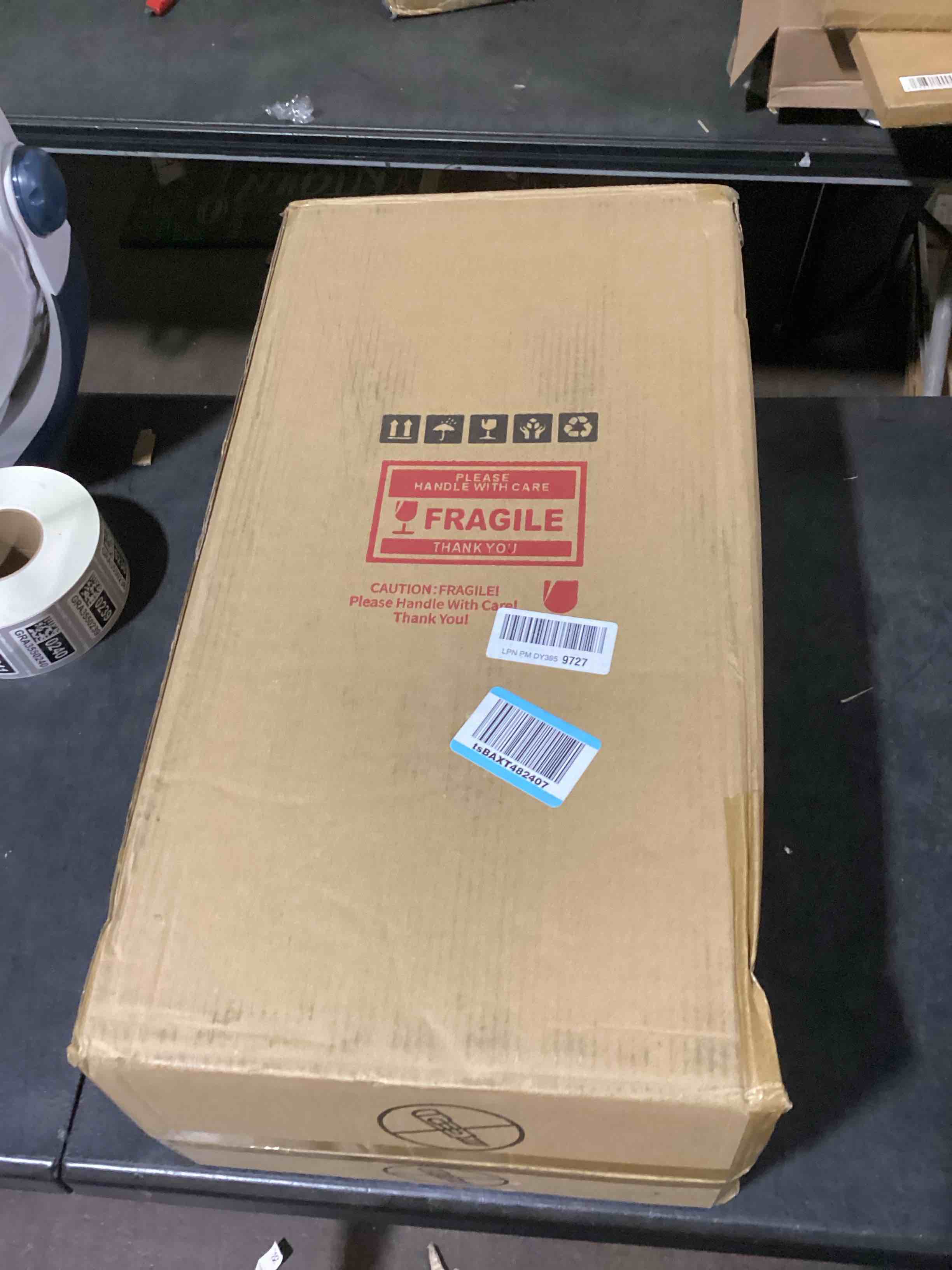 https://s3.amazonaws.com/lotting-images-prod/bidfta/GRA3550227_1747419522510.jpeg