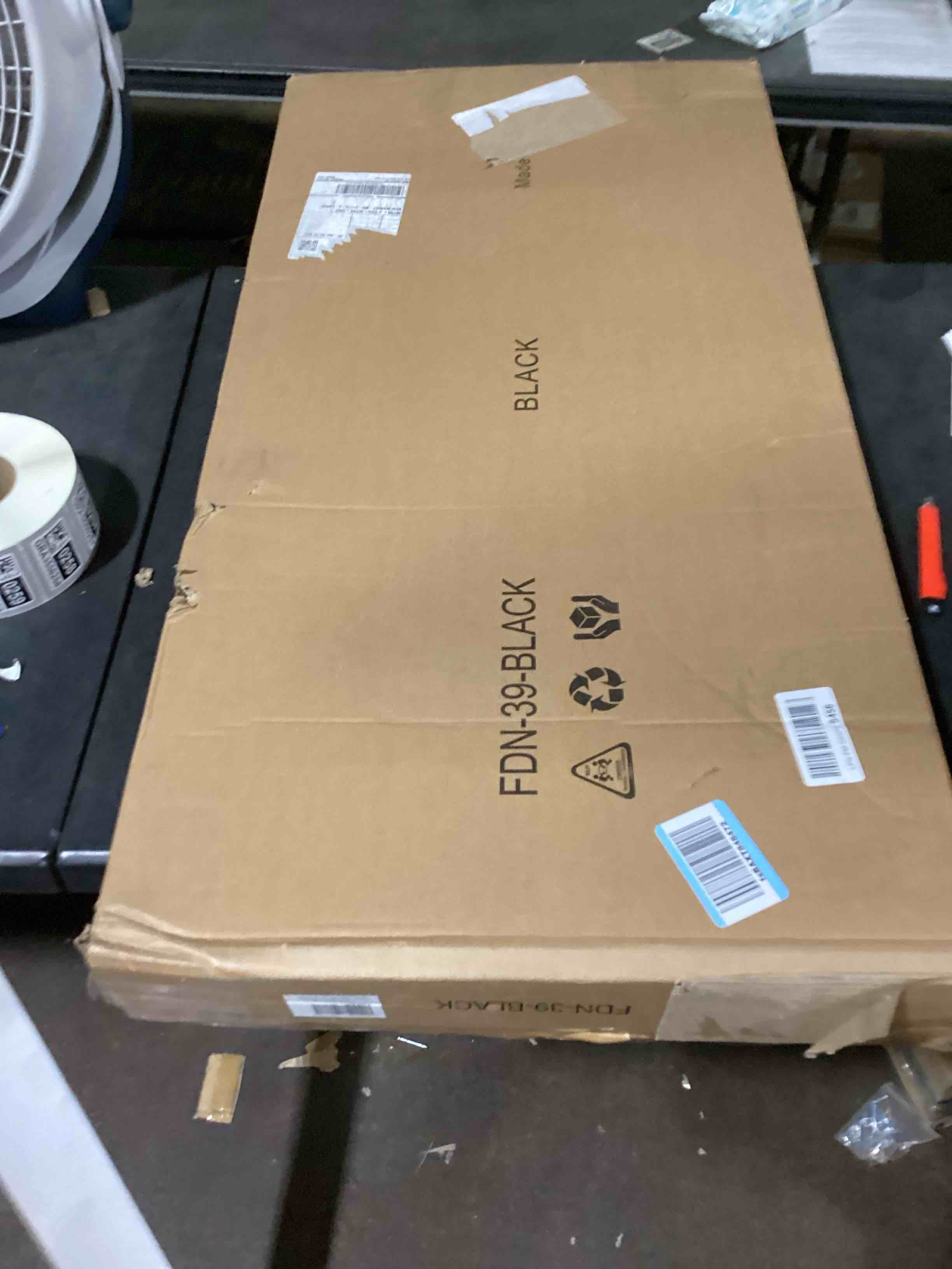 https://s3.amazonaws.com/lotting-images-prod/bidfta/GRA3550246_1747421542443.jpeg
