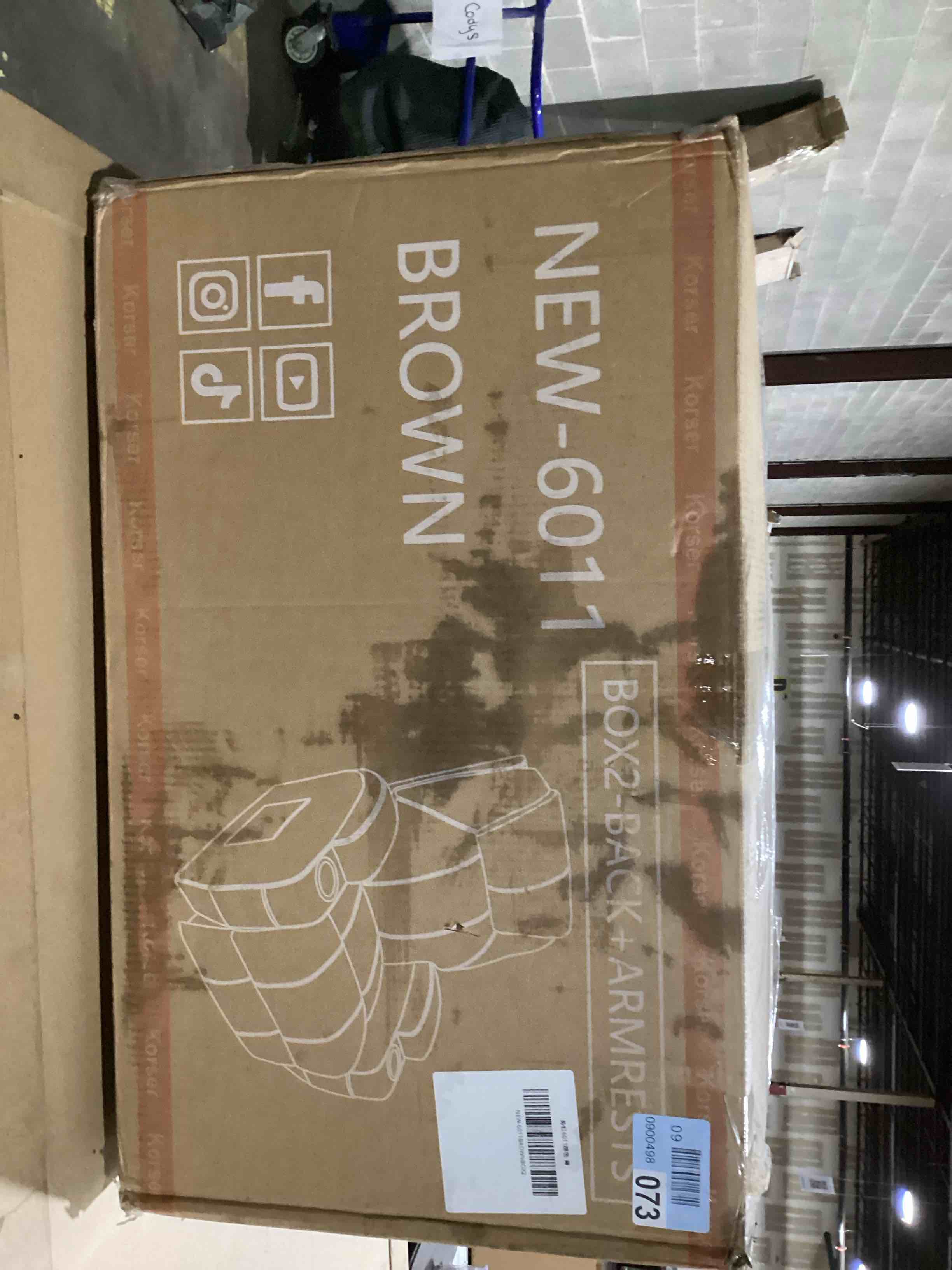 https://s3.amazonaws.com/lotting-images-prod/bidfta/GRA3551114_1748461079197.jpeg