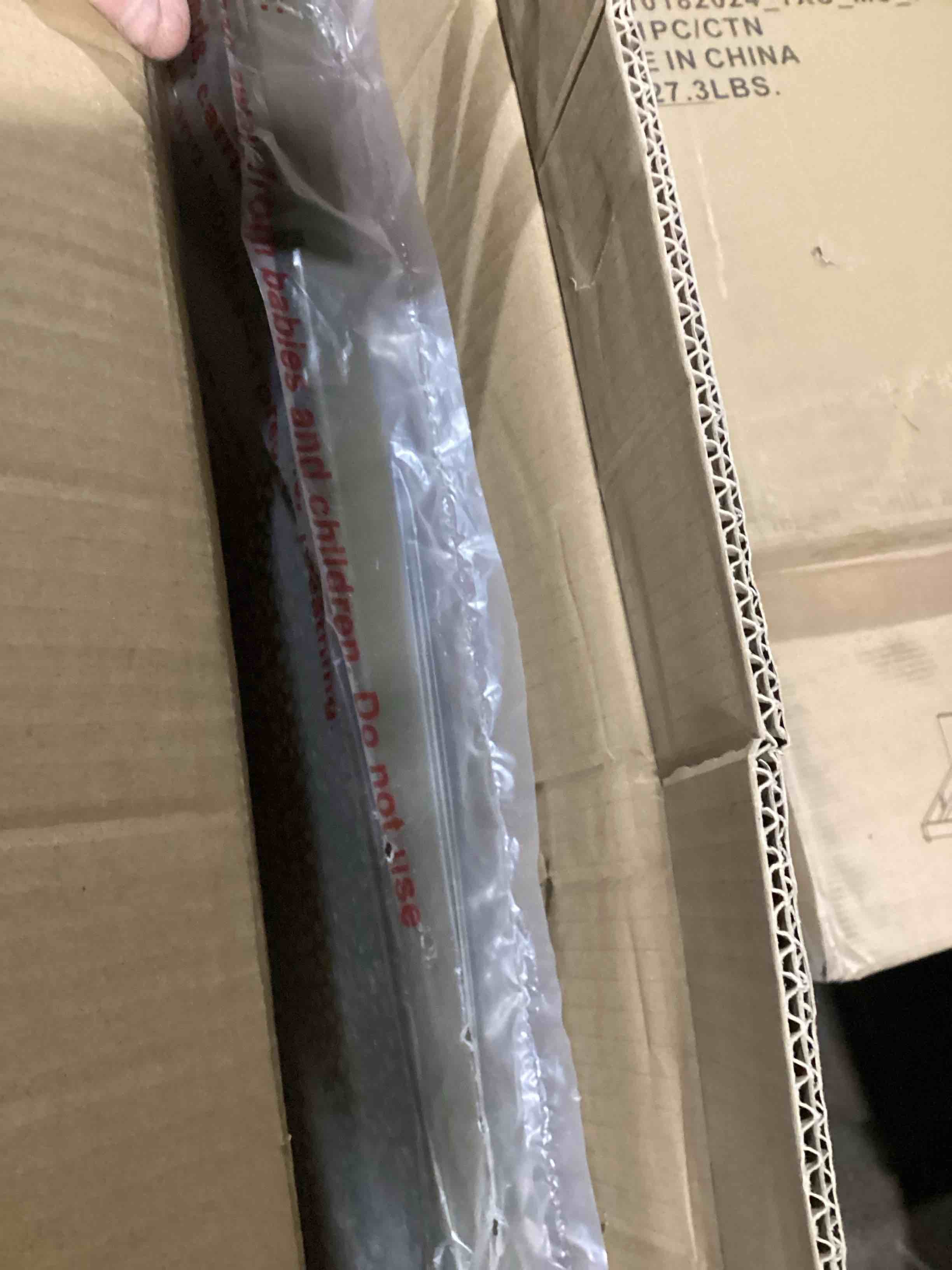https://s3.amazonaws.com/lotting-images-prod/bidfta/GRA3551265_1748605691593.jpeg